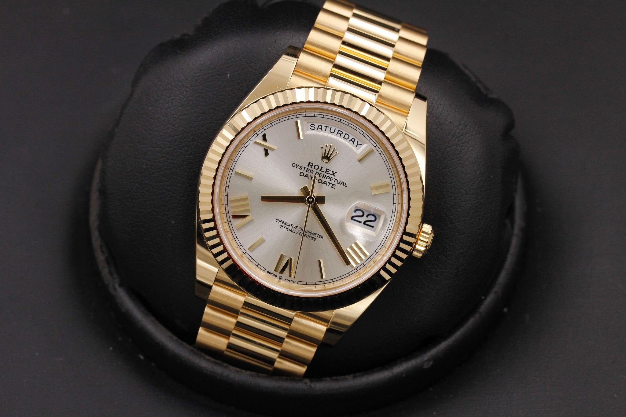 Watch Image 9