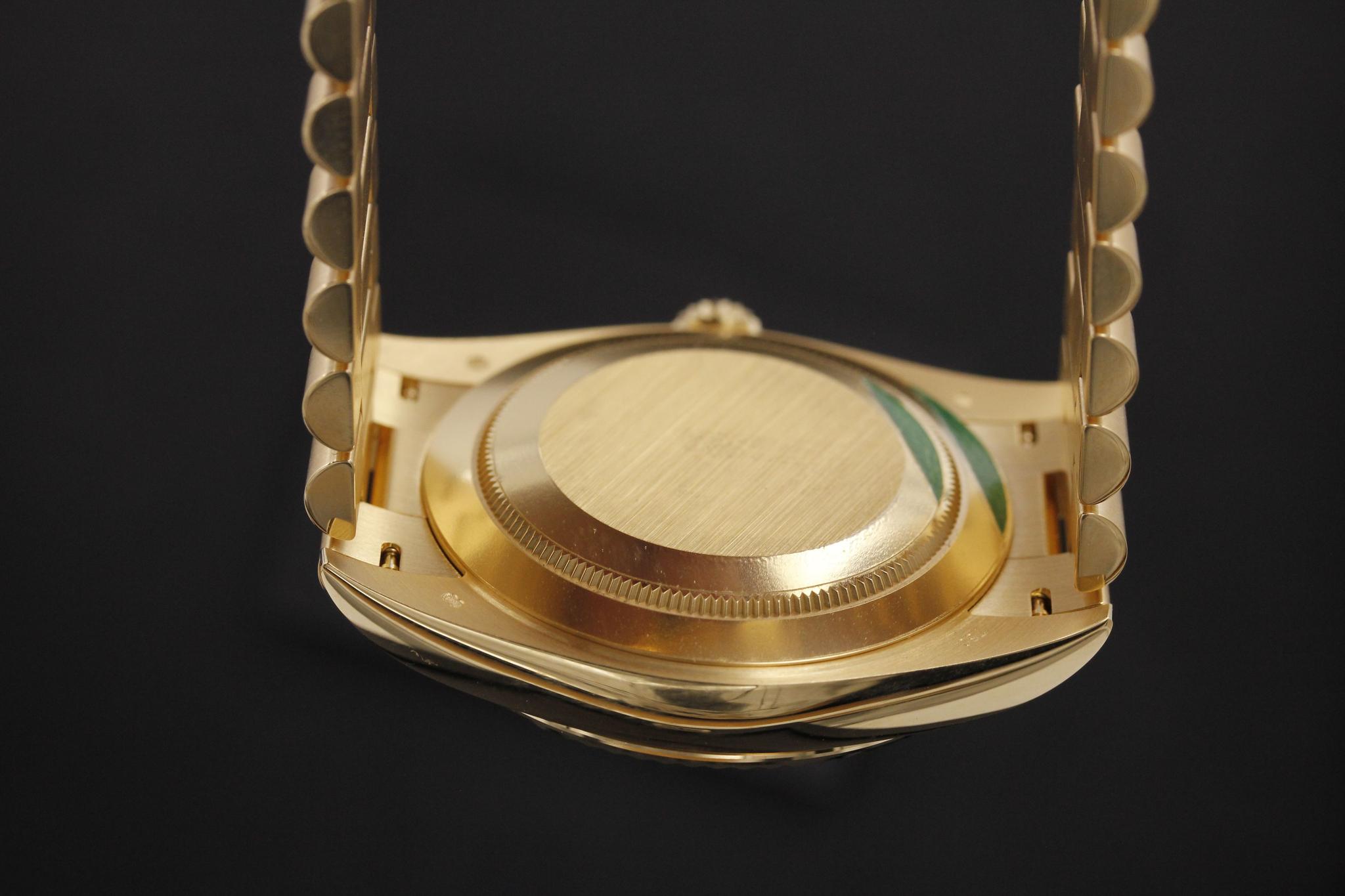 Watch Image 7