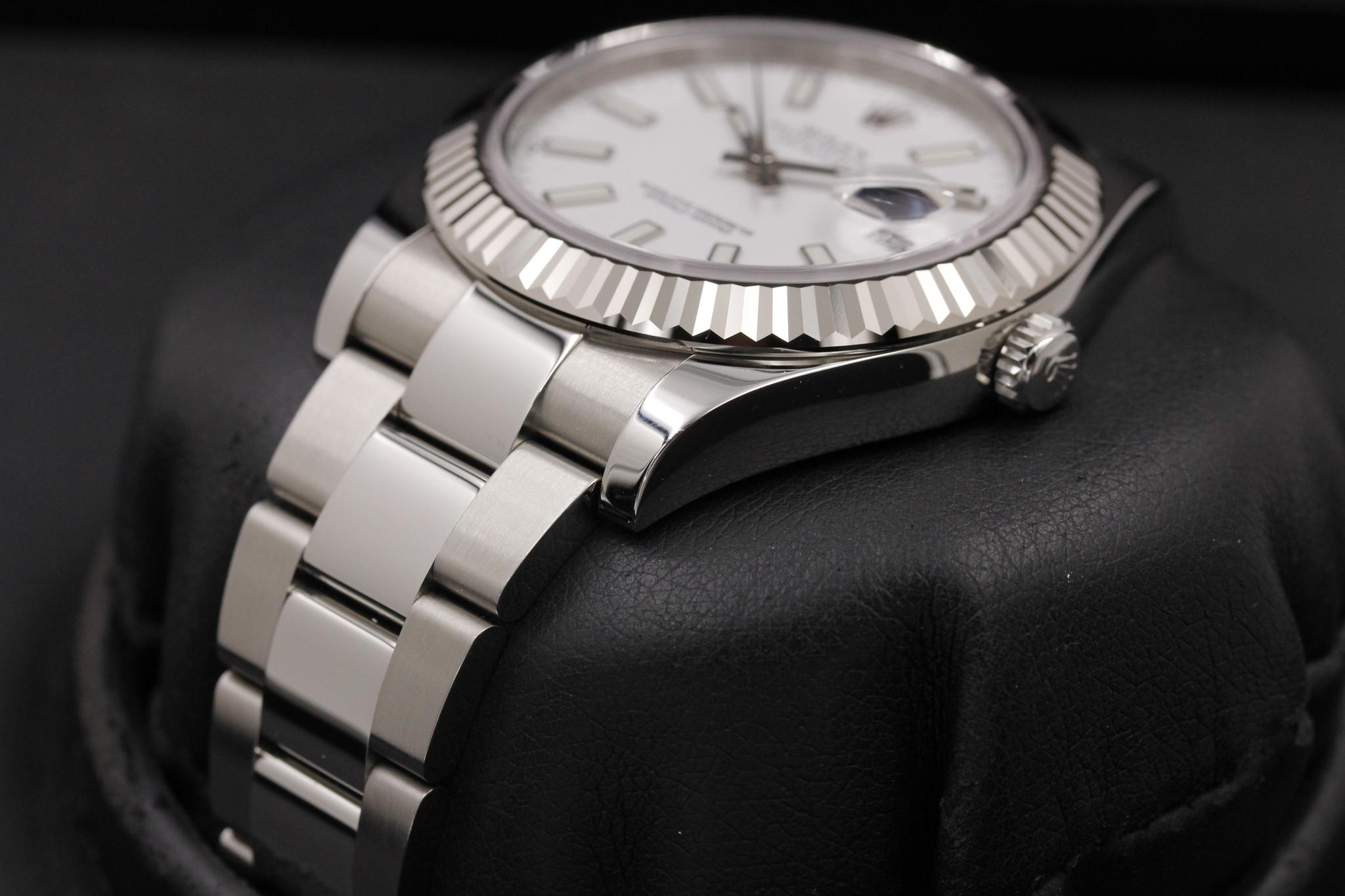 Watch Image 2