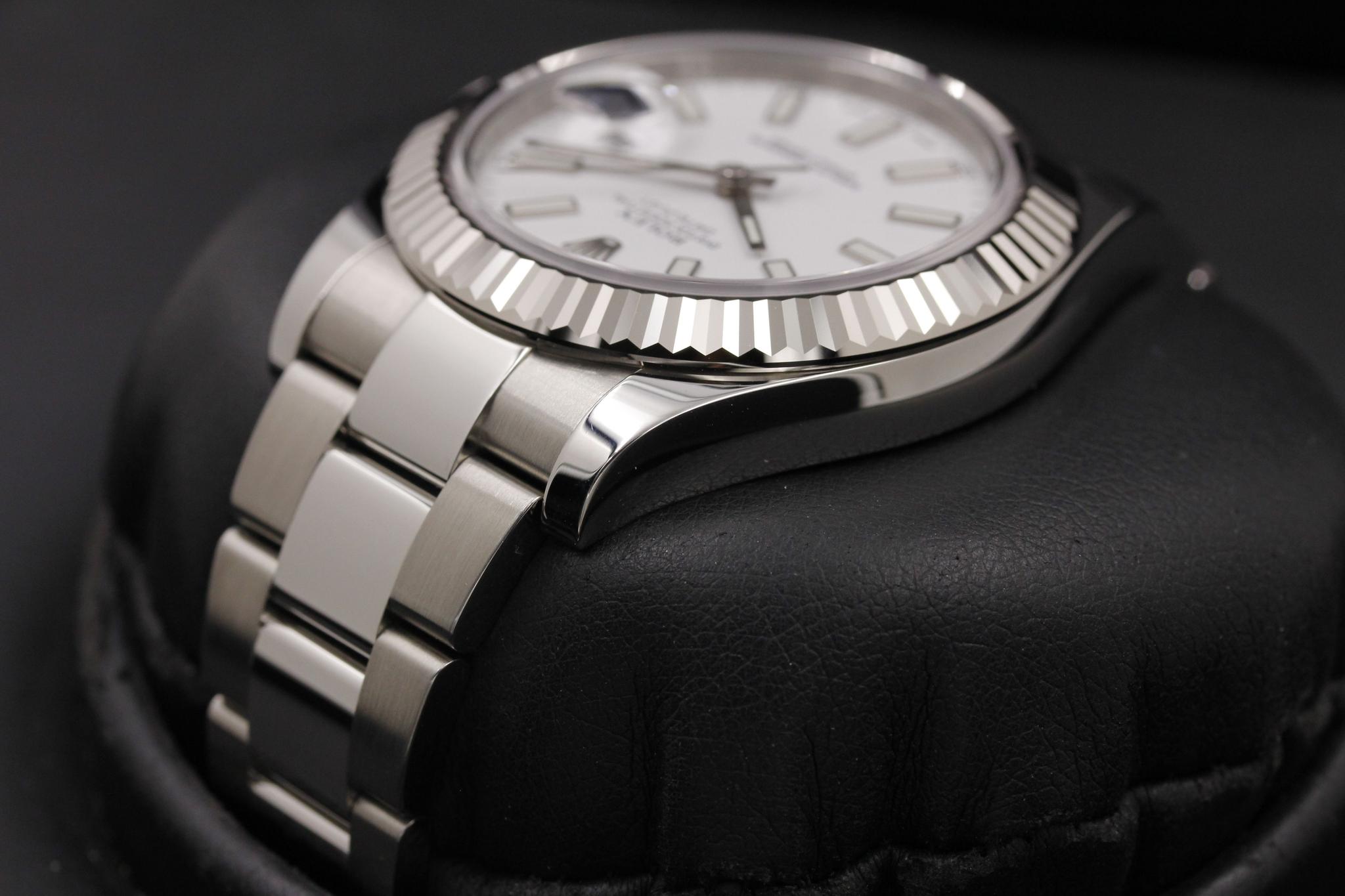 Watch Image 5