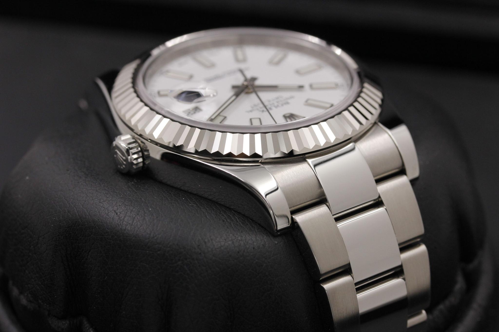 Watch Image 4