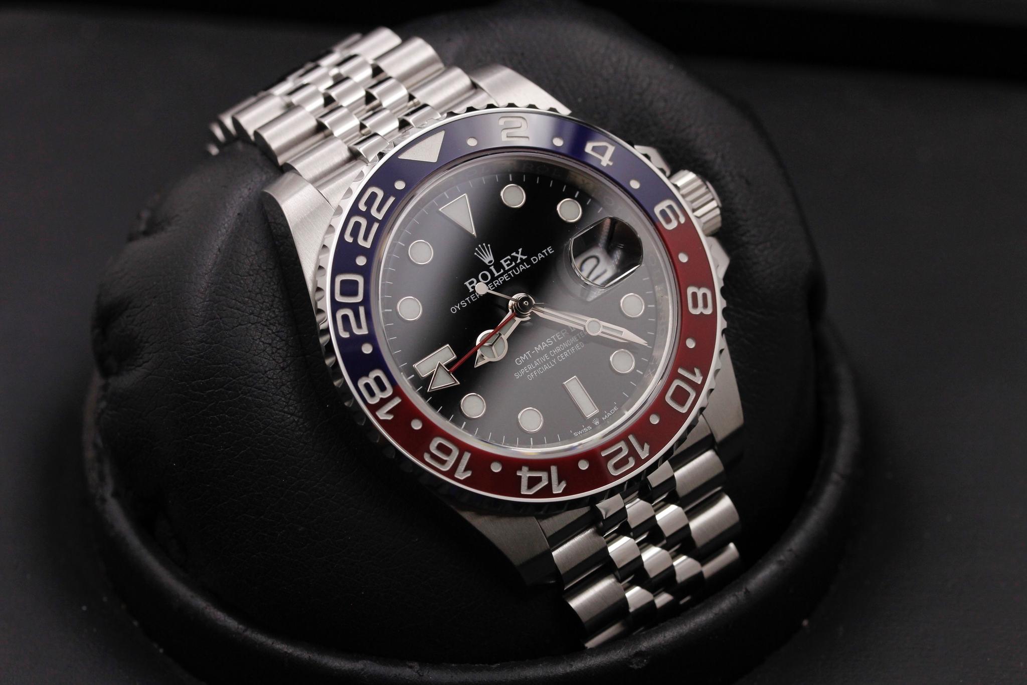 Watch Image 9