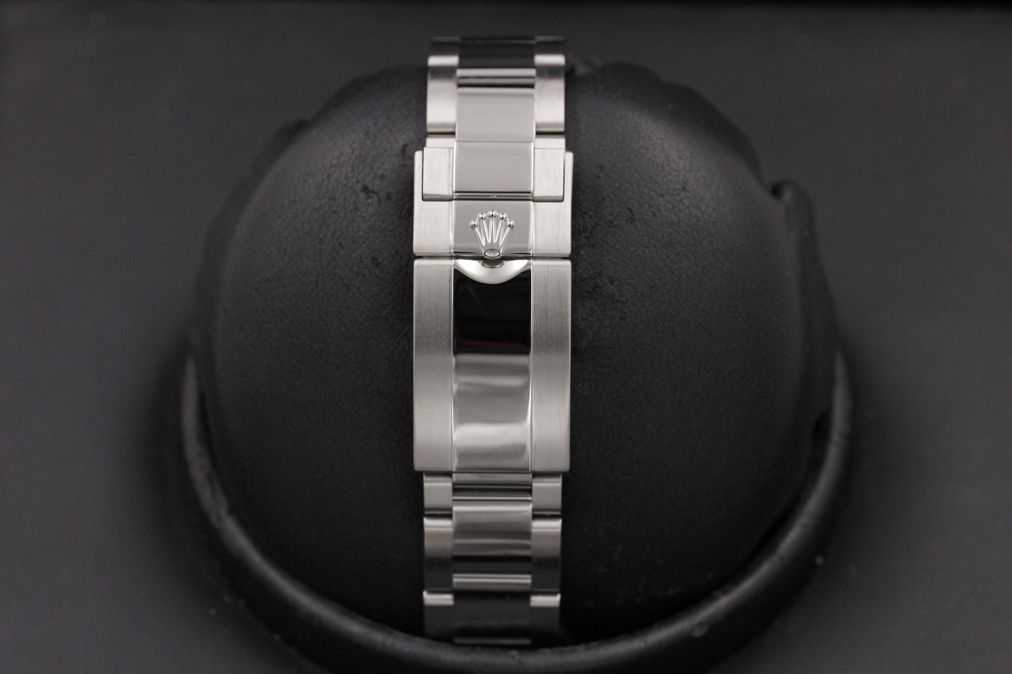 Watch Image 8