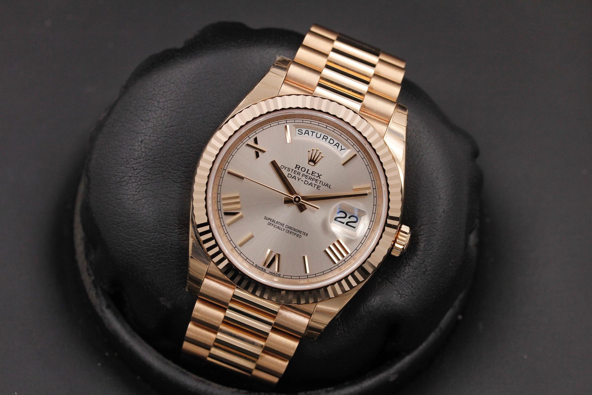 Watch Image 9