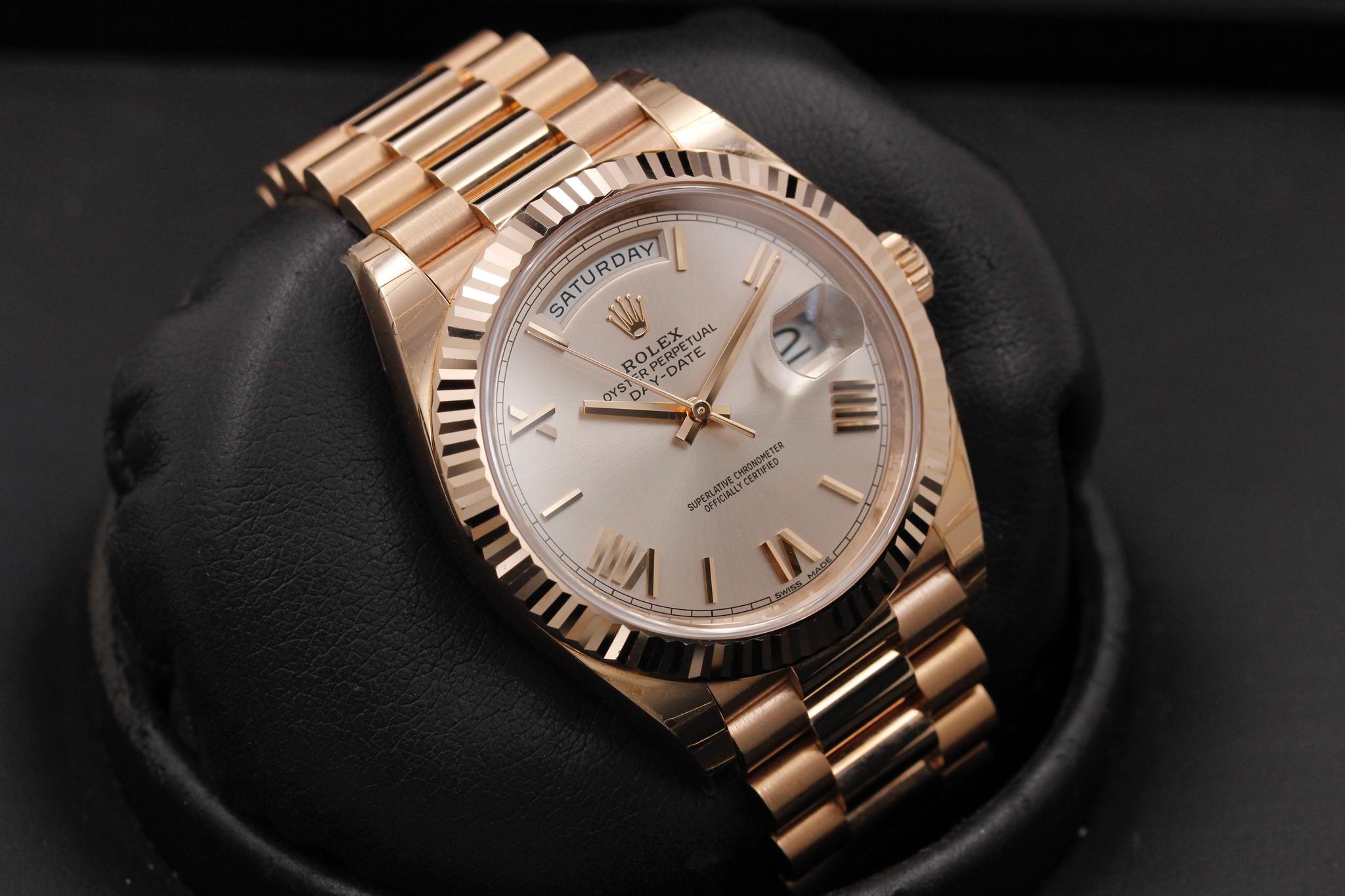 Watch Image 10