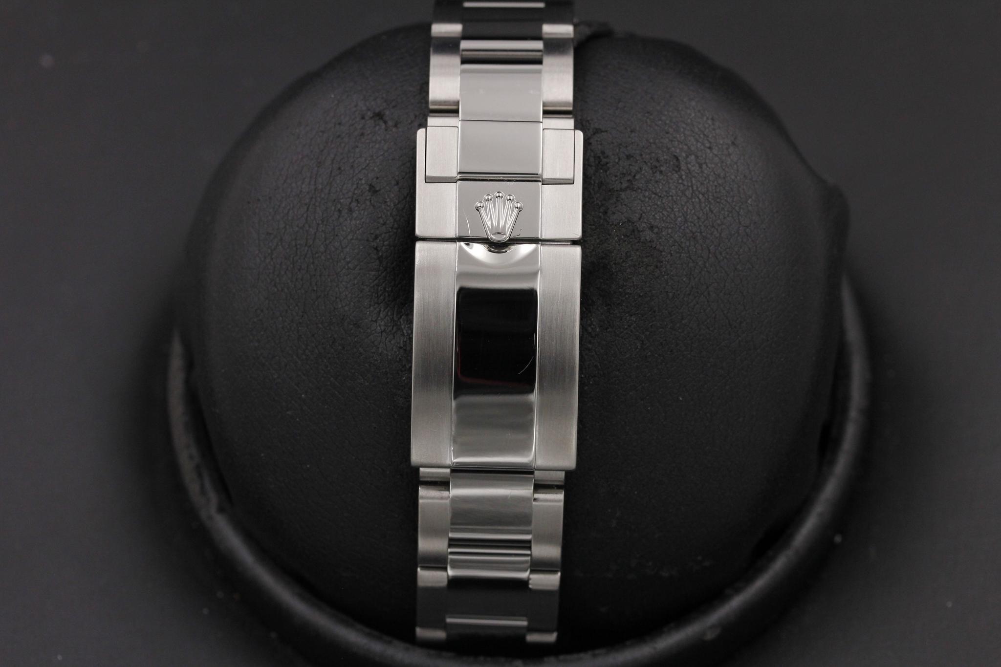 Watch Image 8