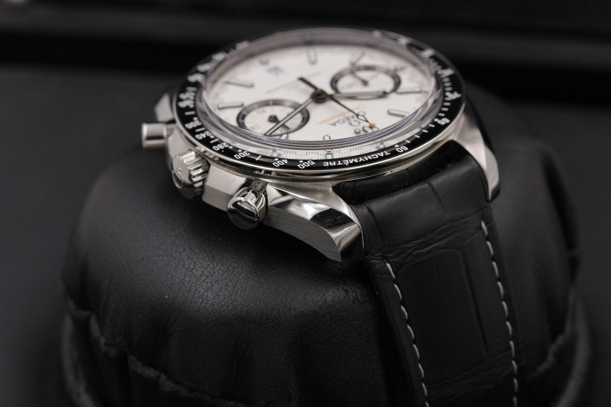 Watch Image 4