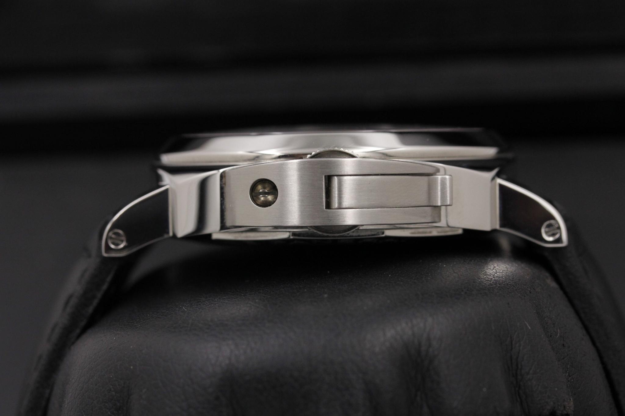 Watch Image 3
