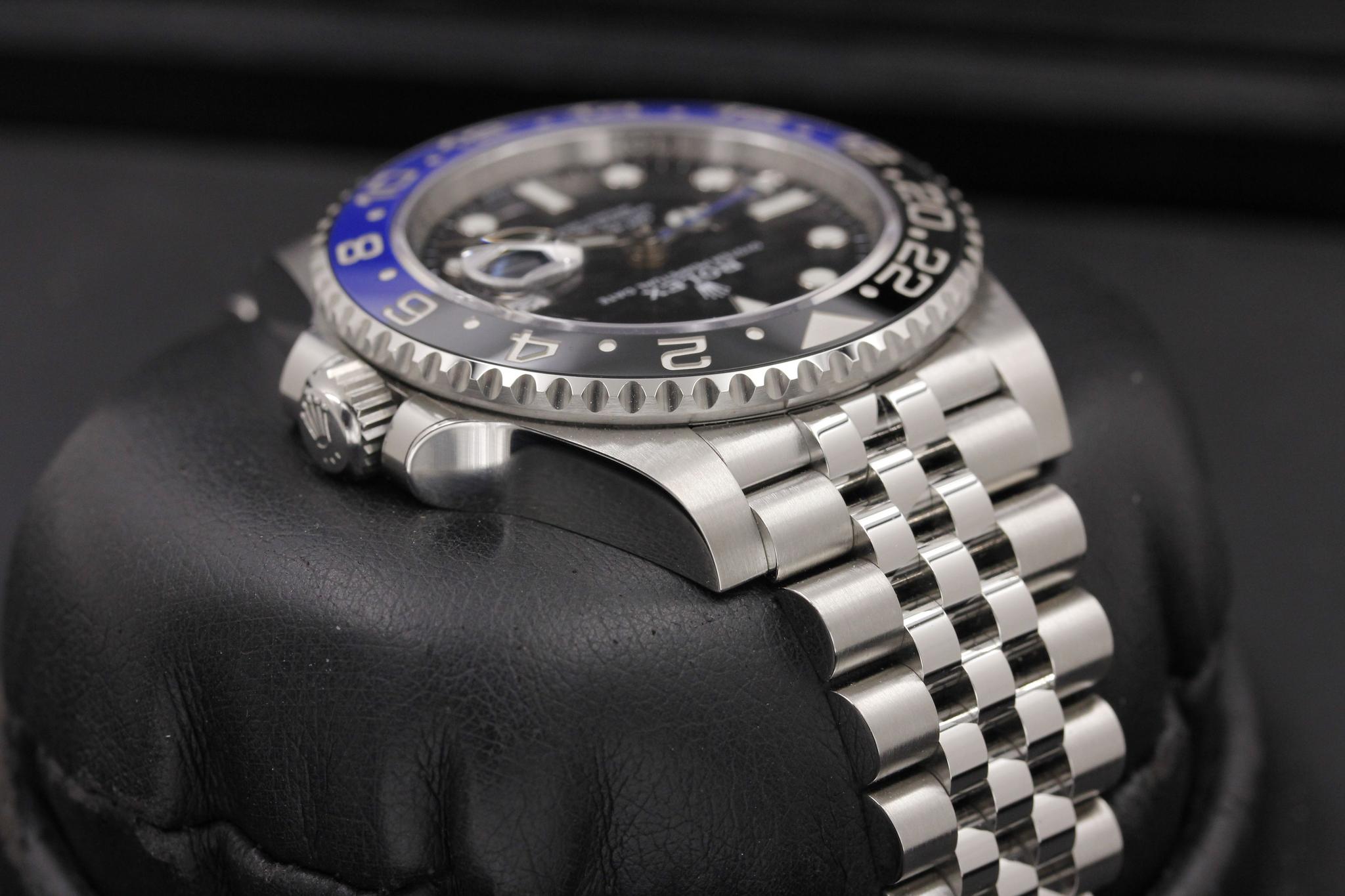 Watch Image 4