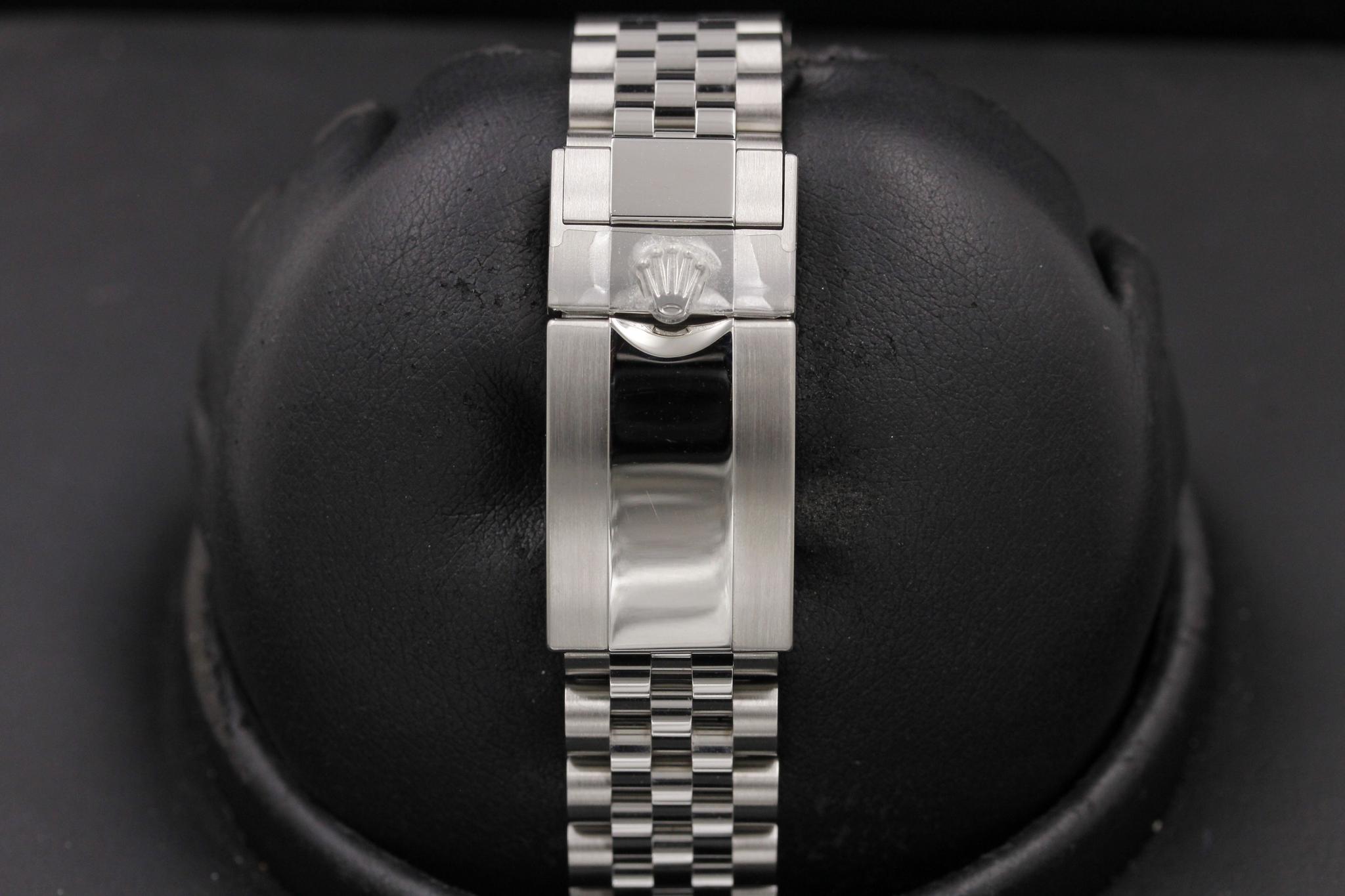Watch Image 8