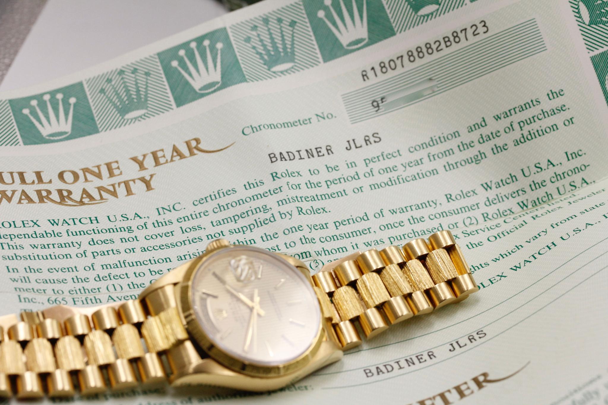 Watch Image 12