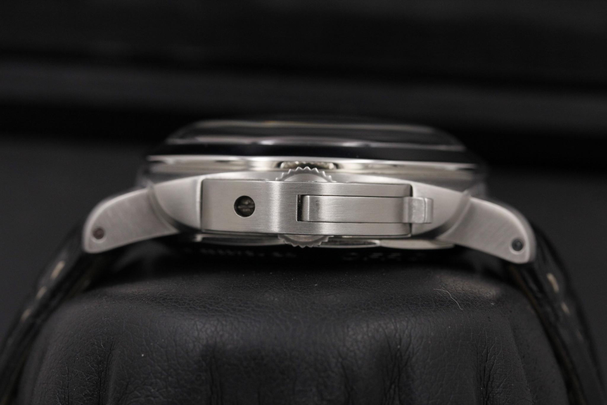 Watch Image 3