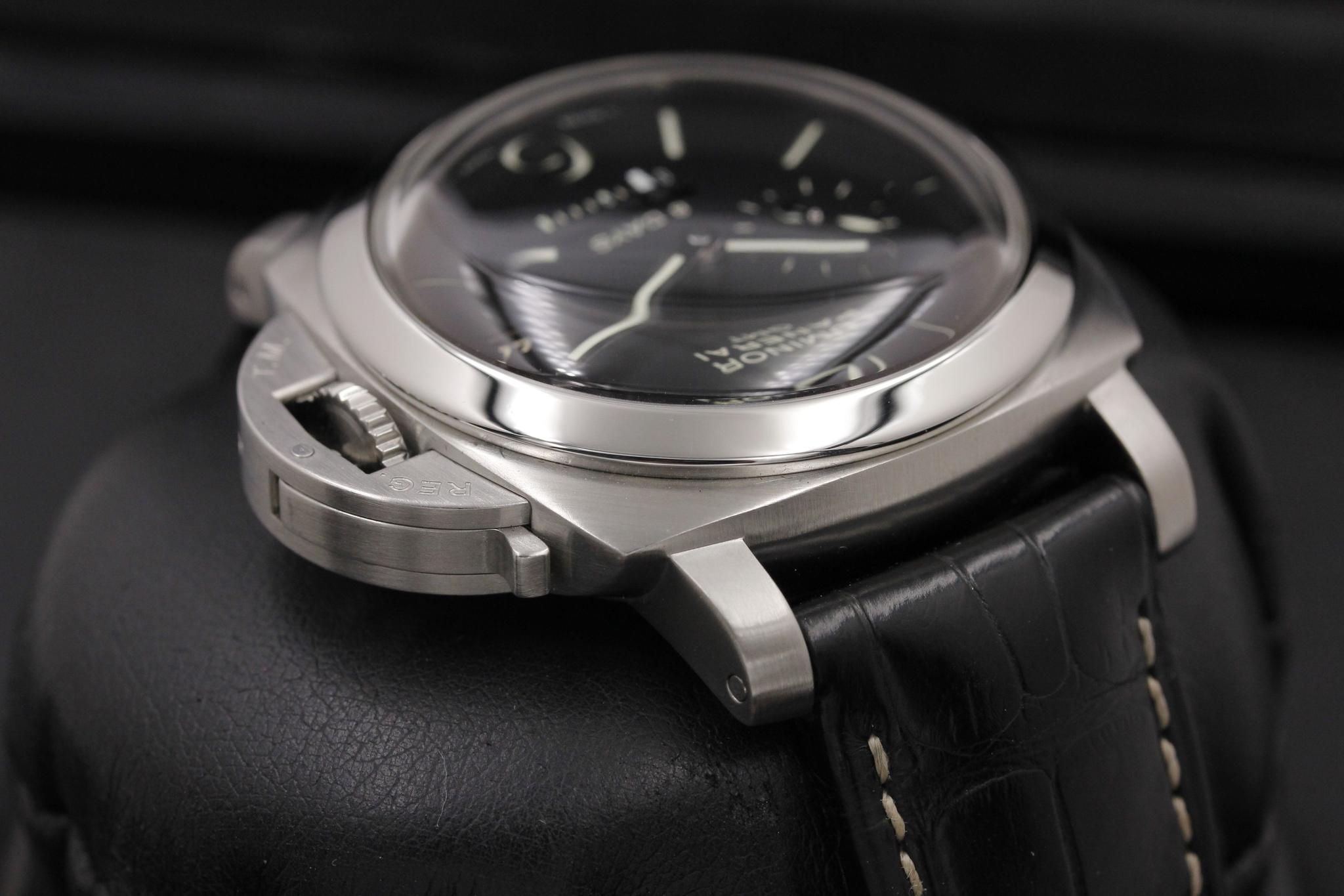 Watch Image 4