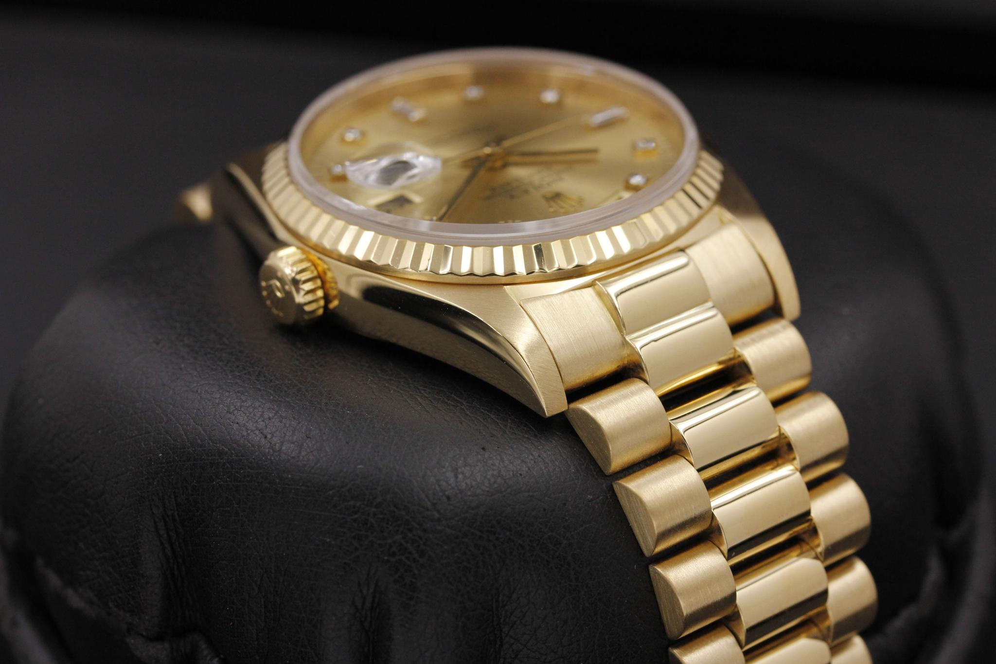 Watch Image 4