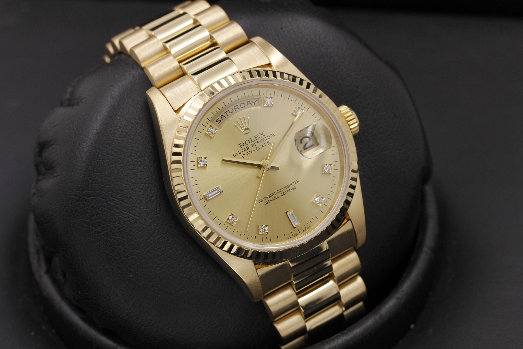 Watch Image 12
