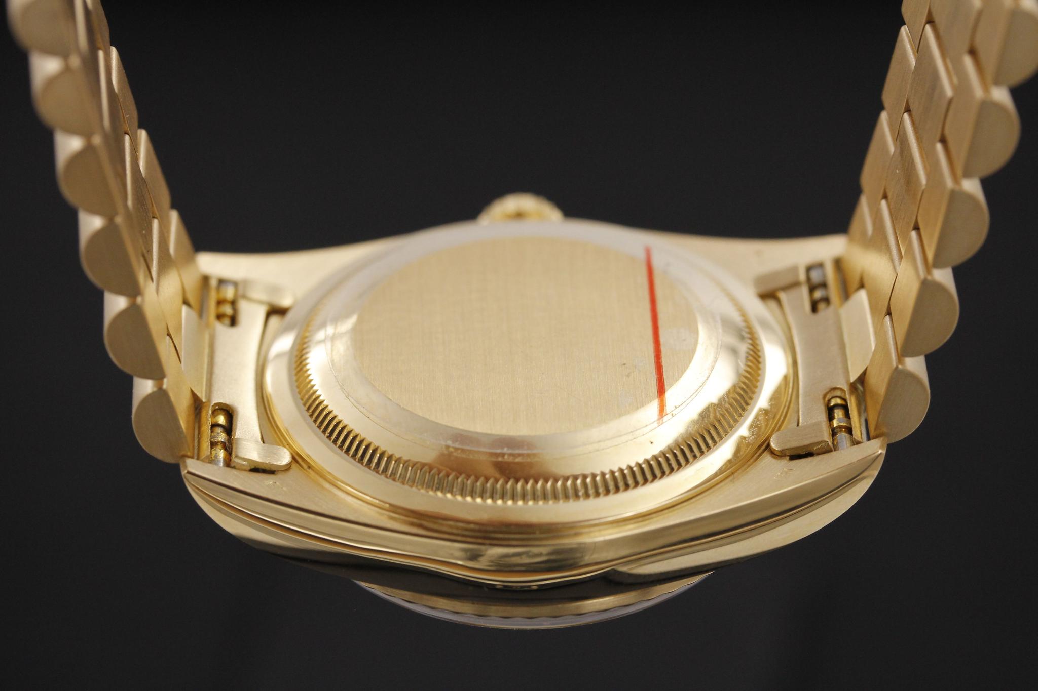 Watch Image 7