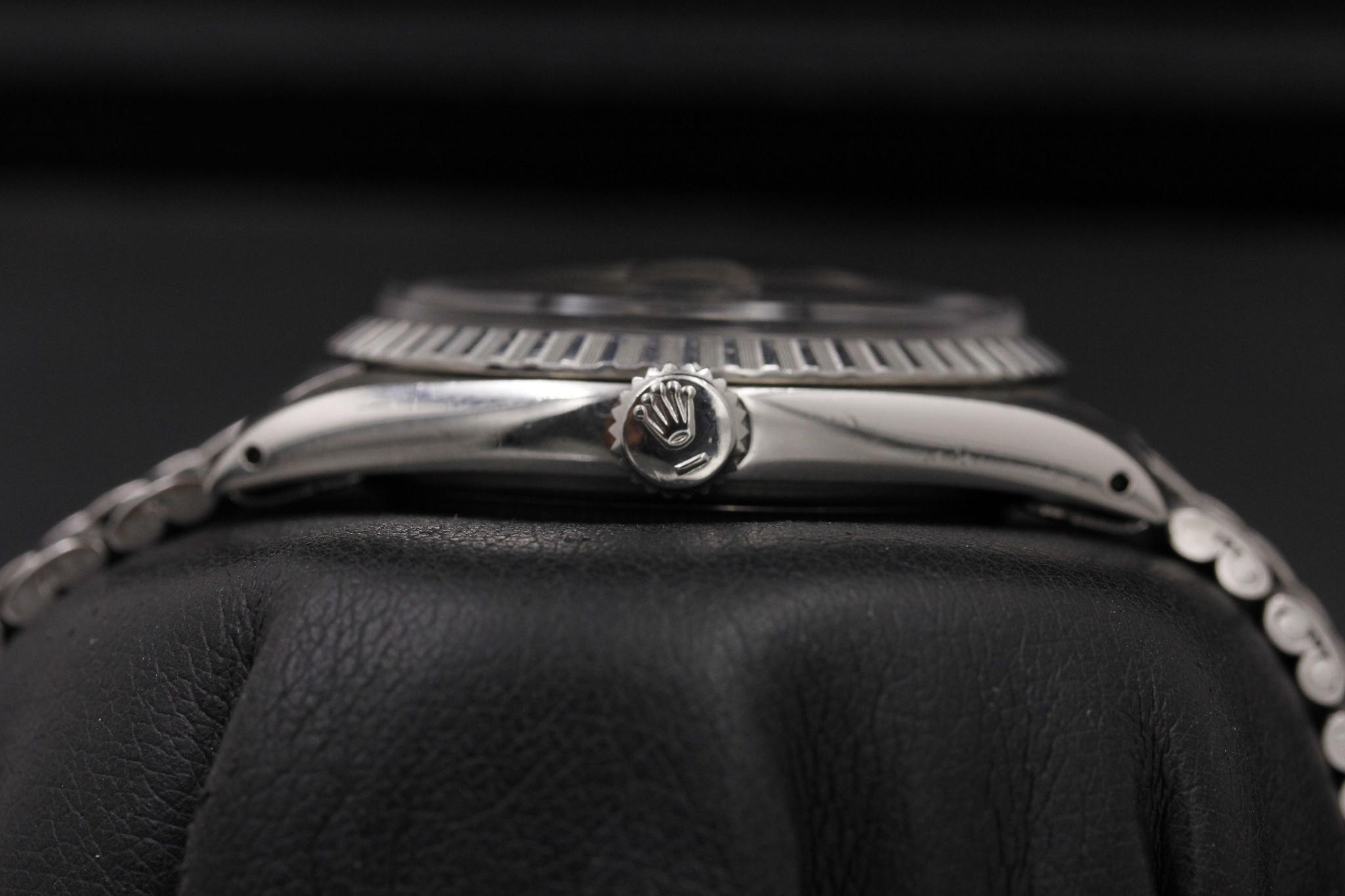 Watch Image 3