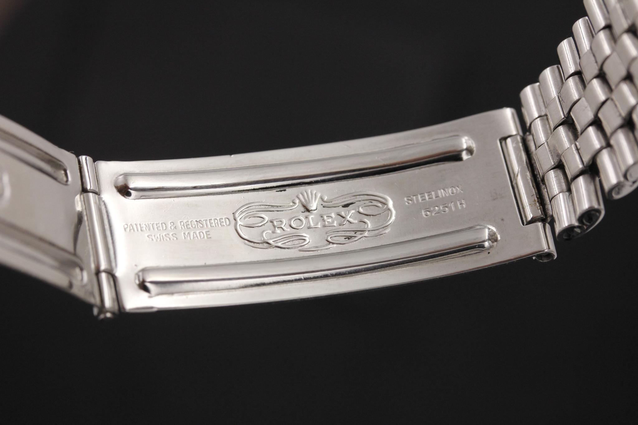 Watch Image 9