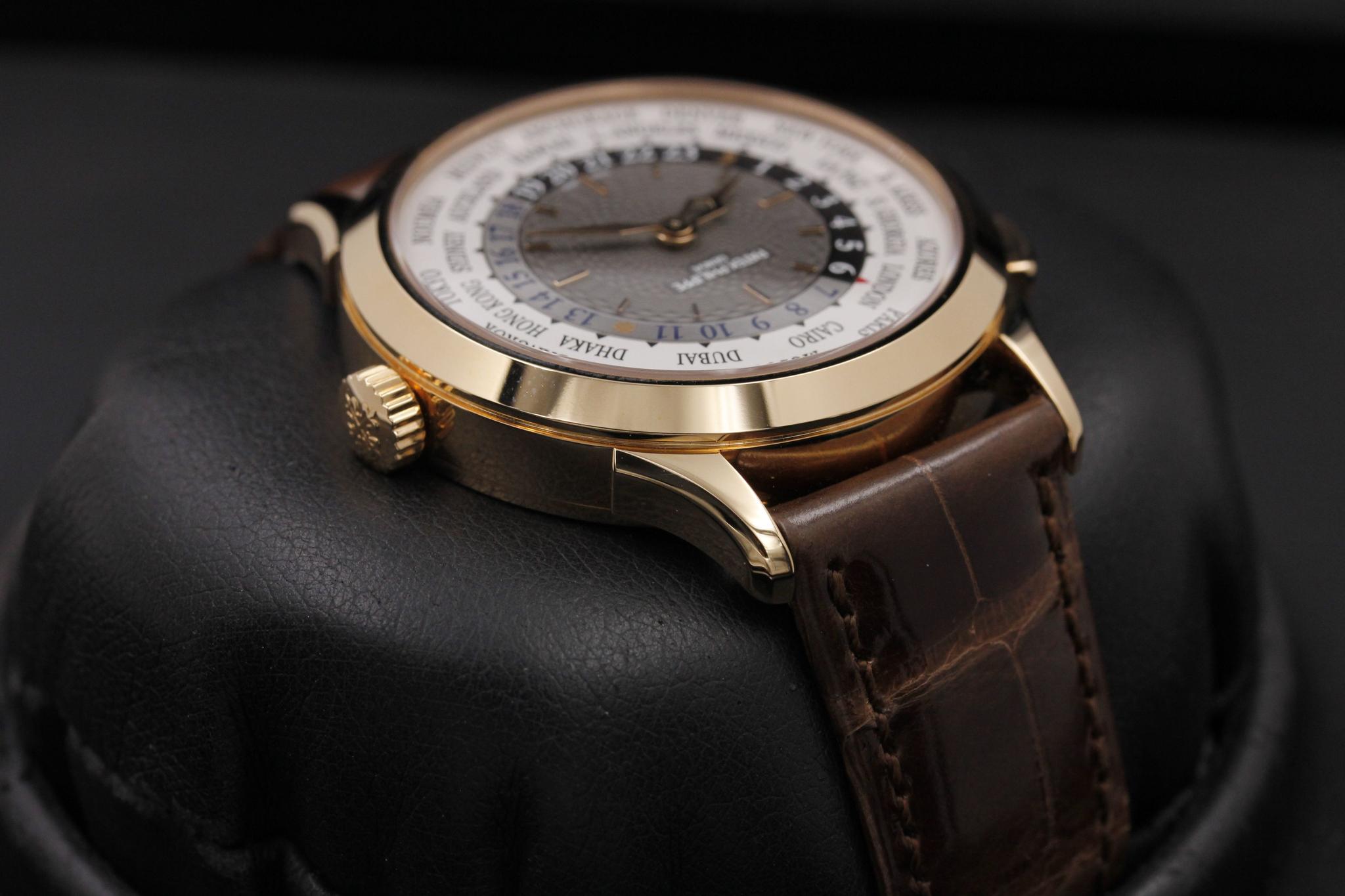 Watch Image 4