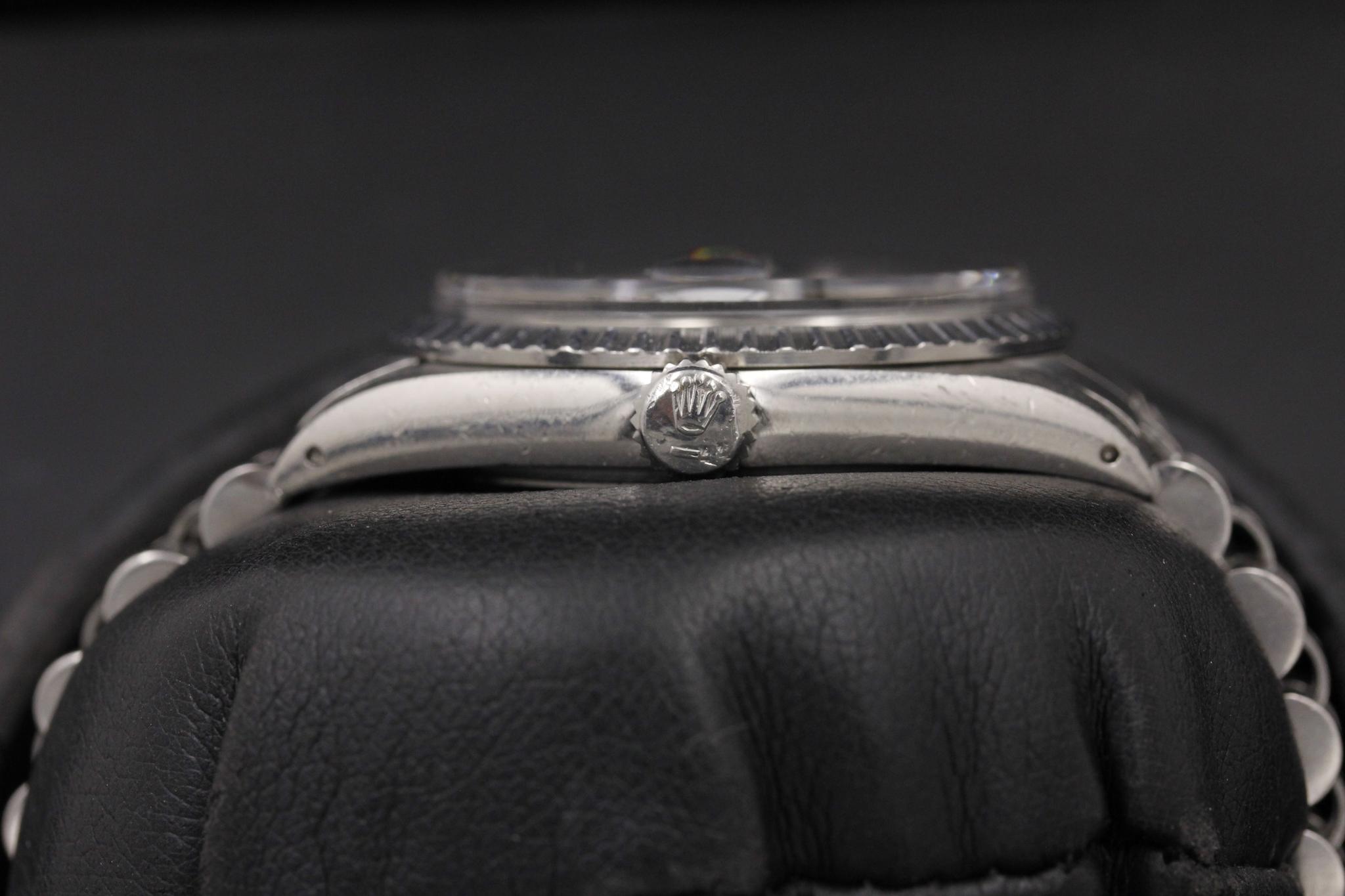 Watch Image 3