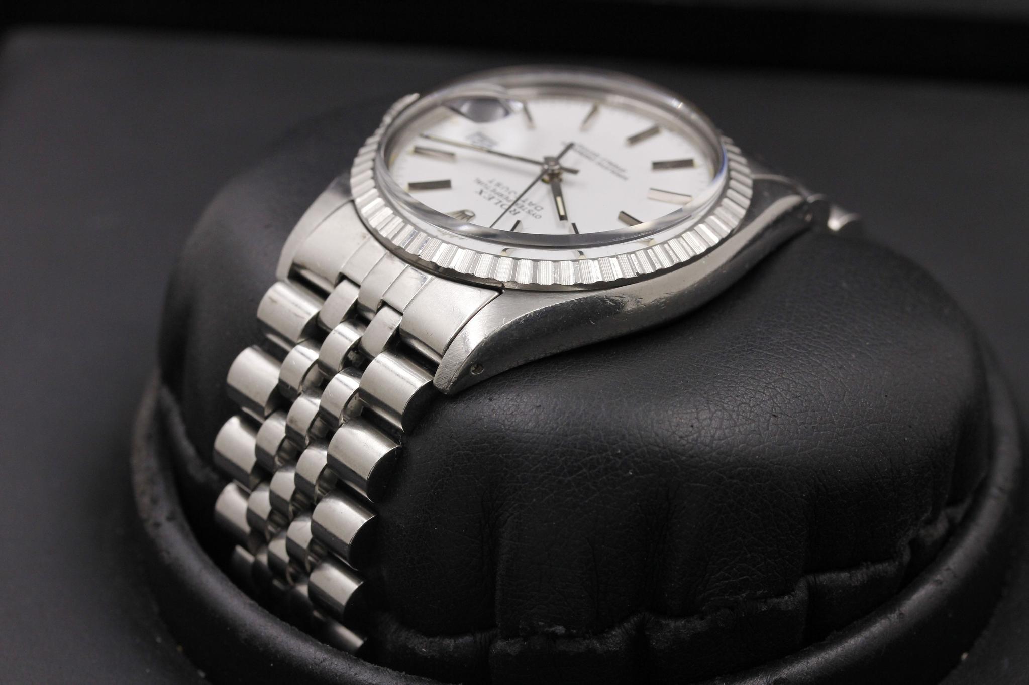 Watch Image 5