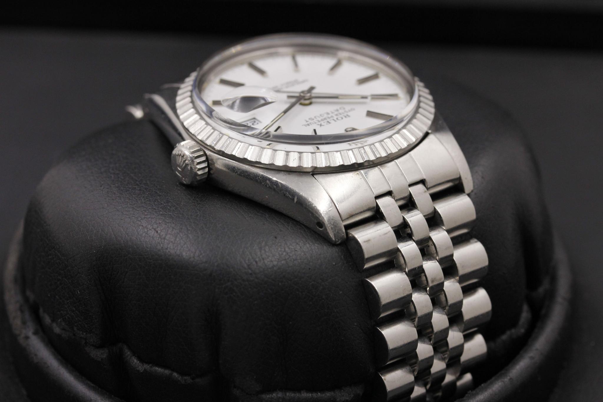 Watch Image 4