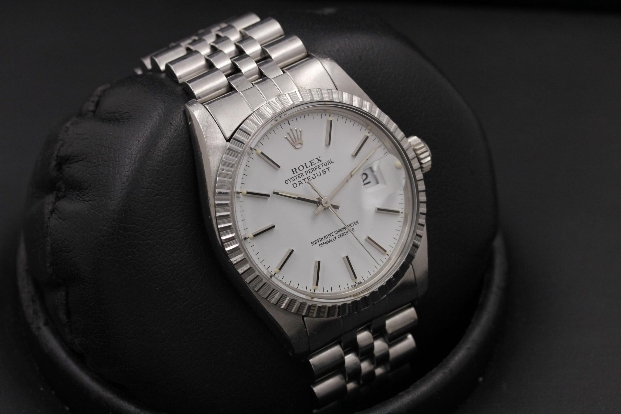 Watch Image 12