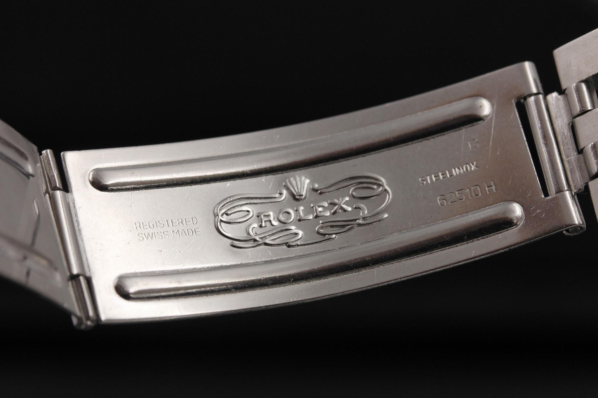 Watch Image 9