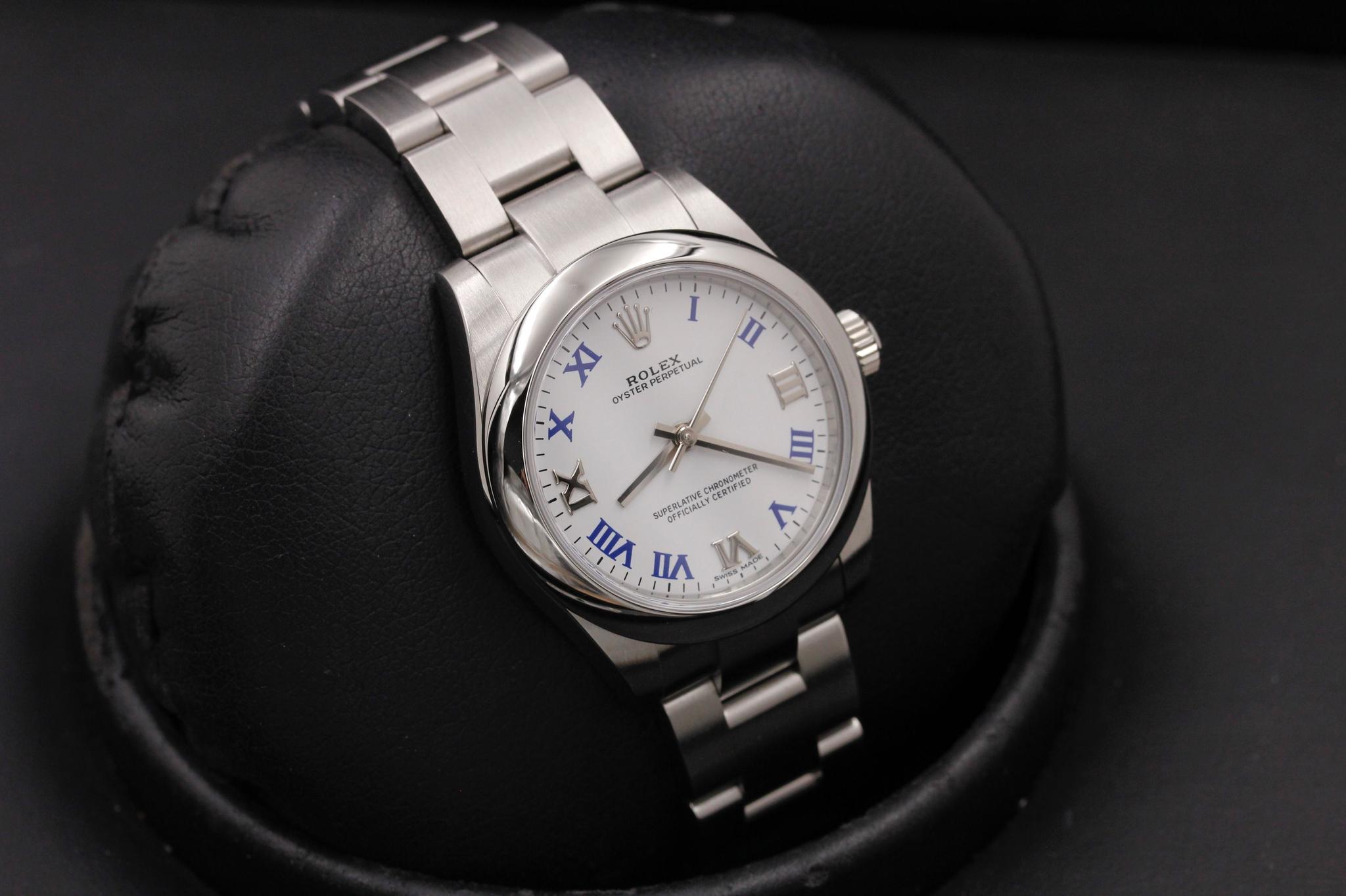 Watch Image 10