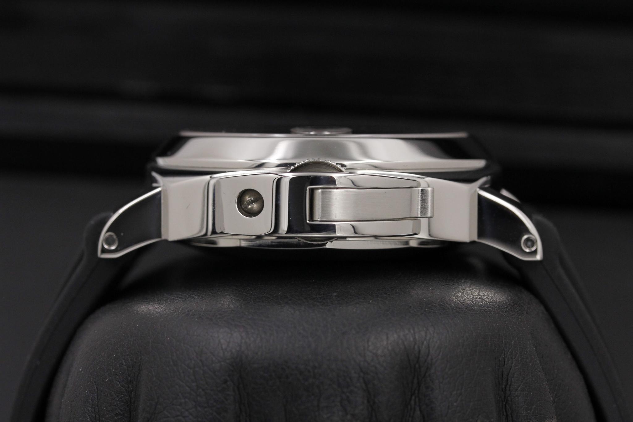 Watch Image 3