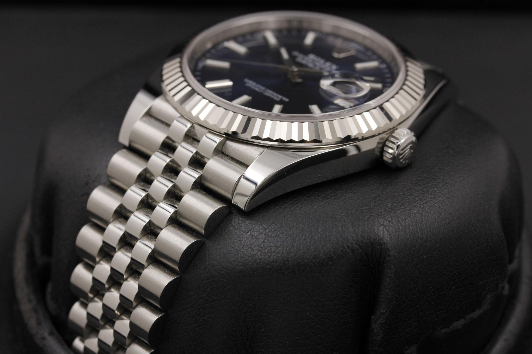 Watch Image 2
