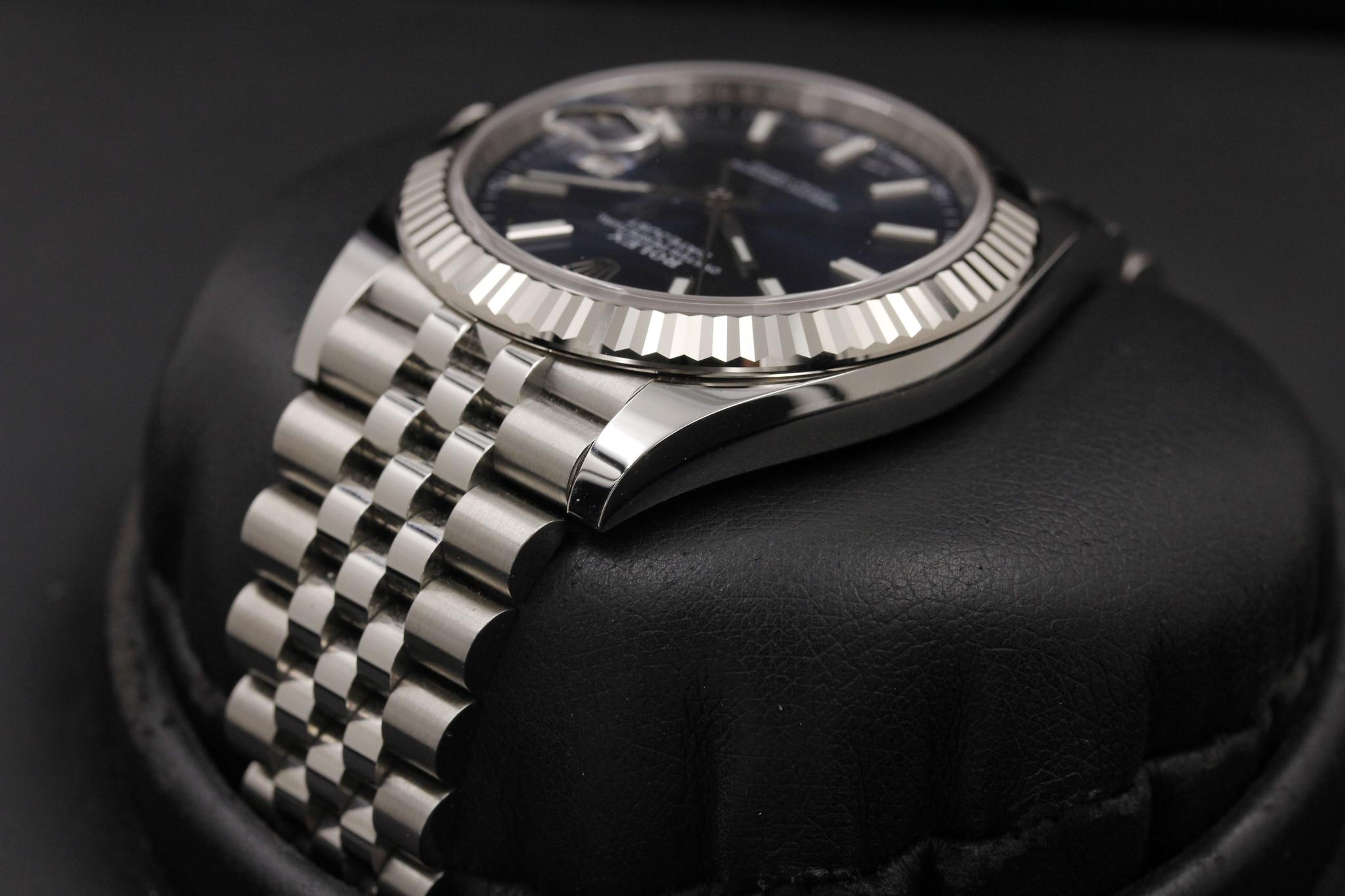 Watch Image 5