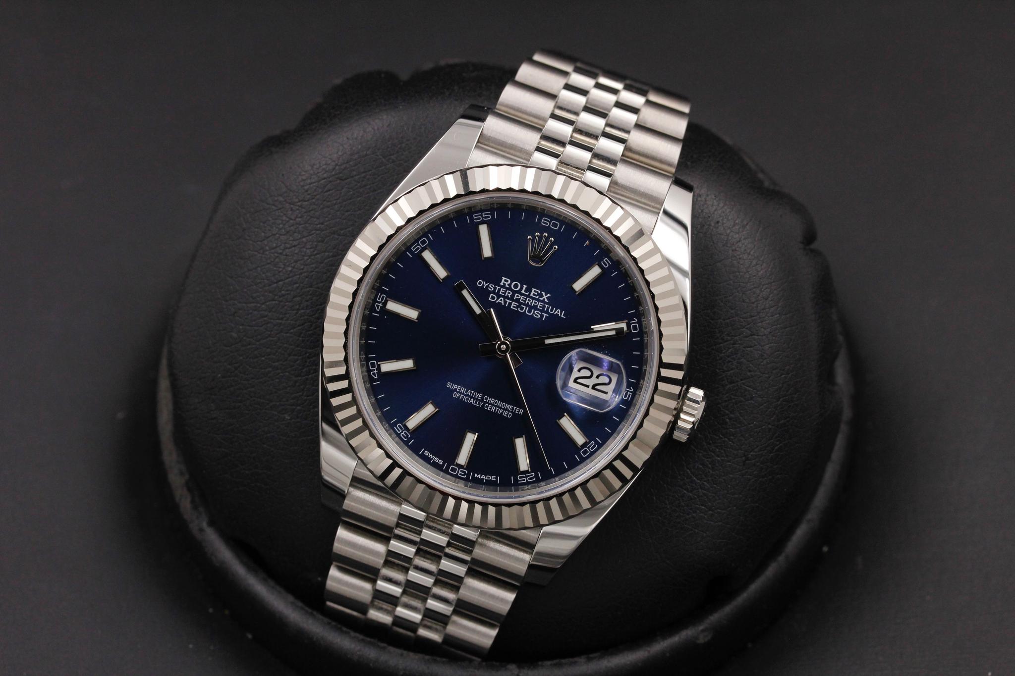 Watch Image 9