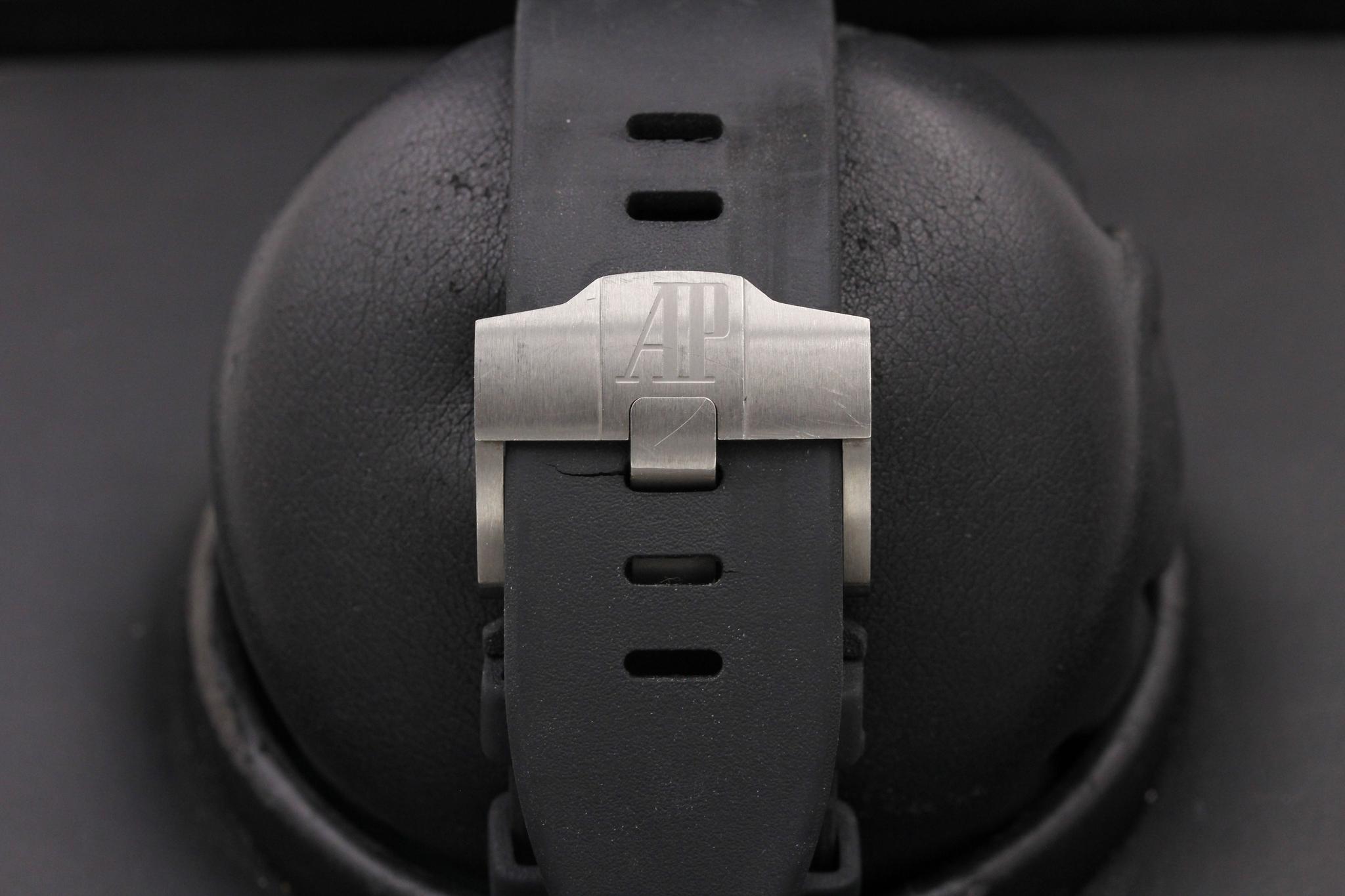 Watch Image 8