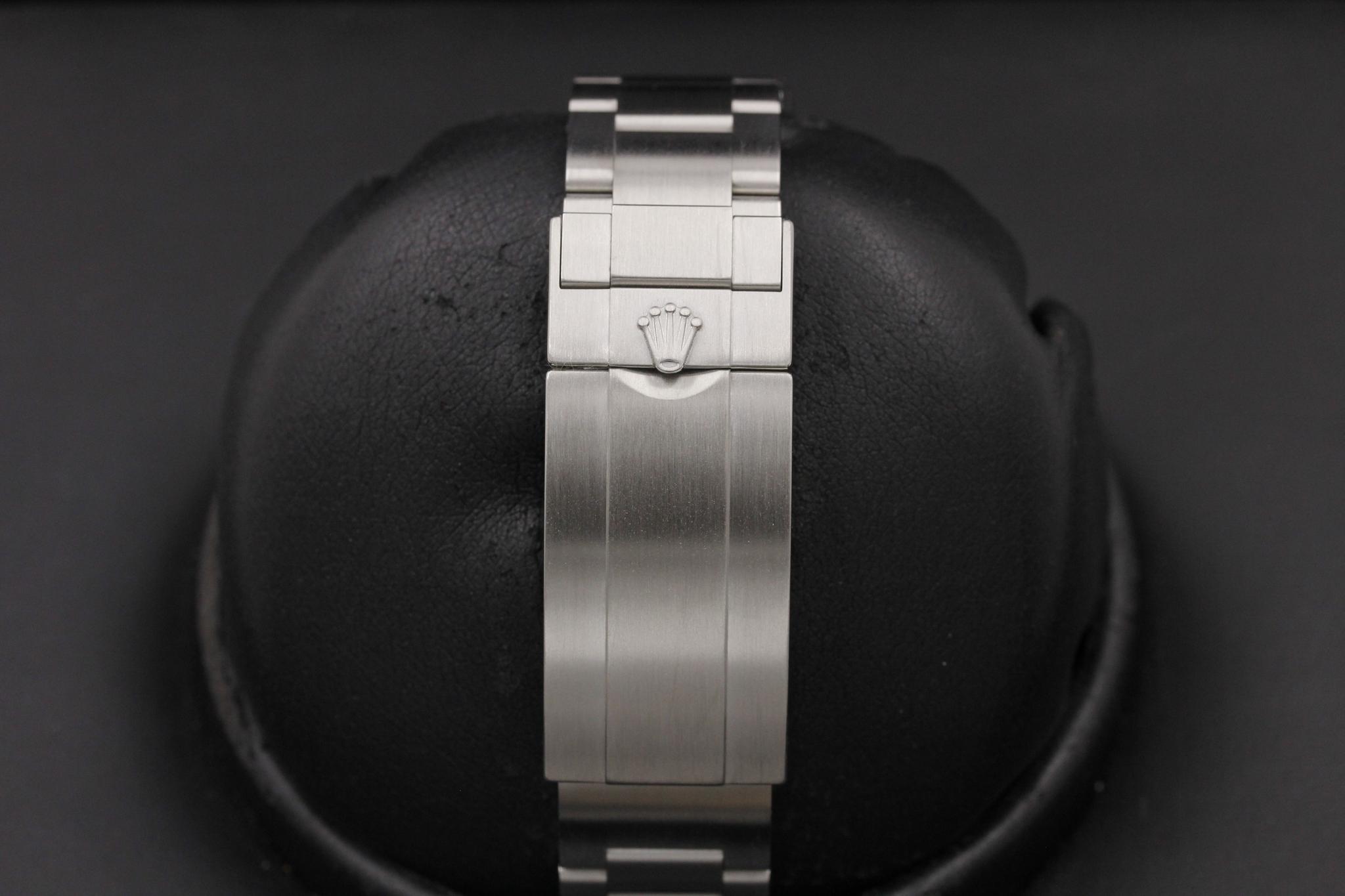 Watch Image 8