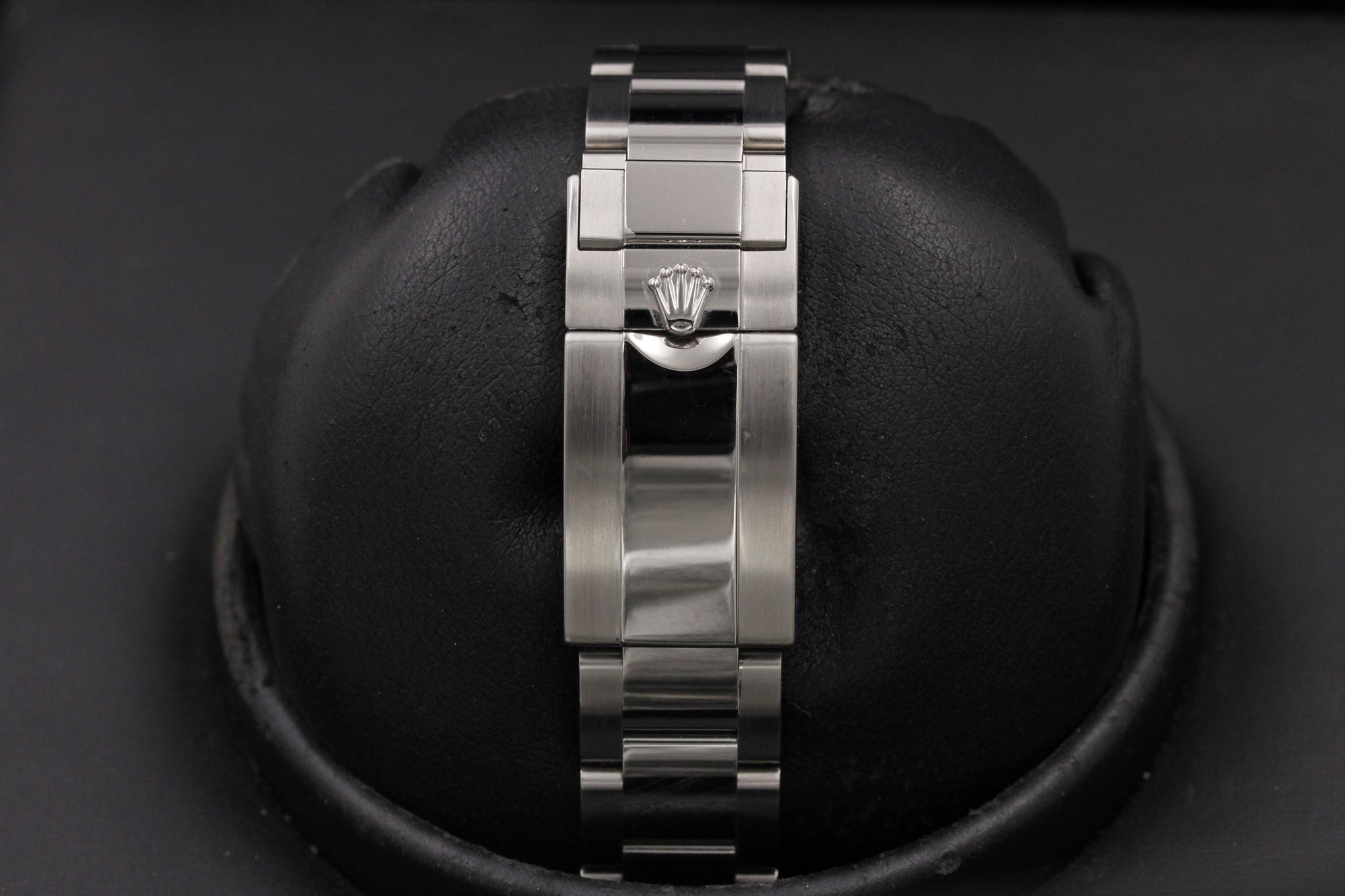 Watch Image 8