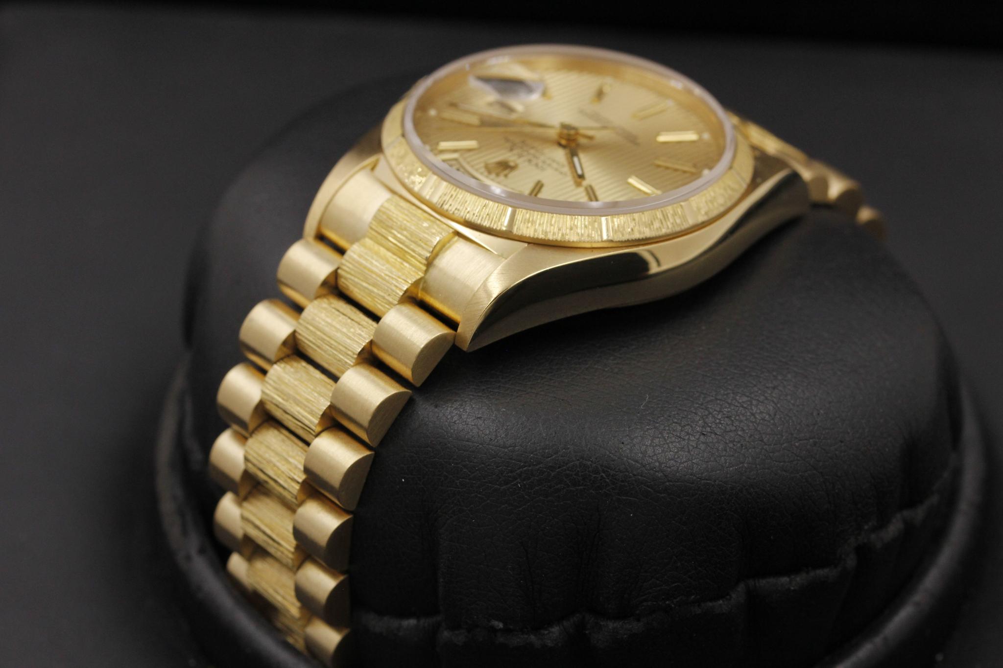Watch Image 5