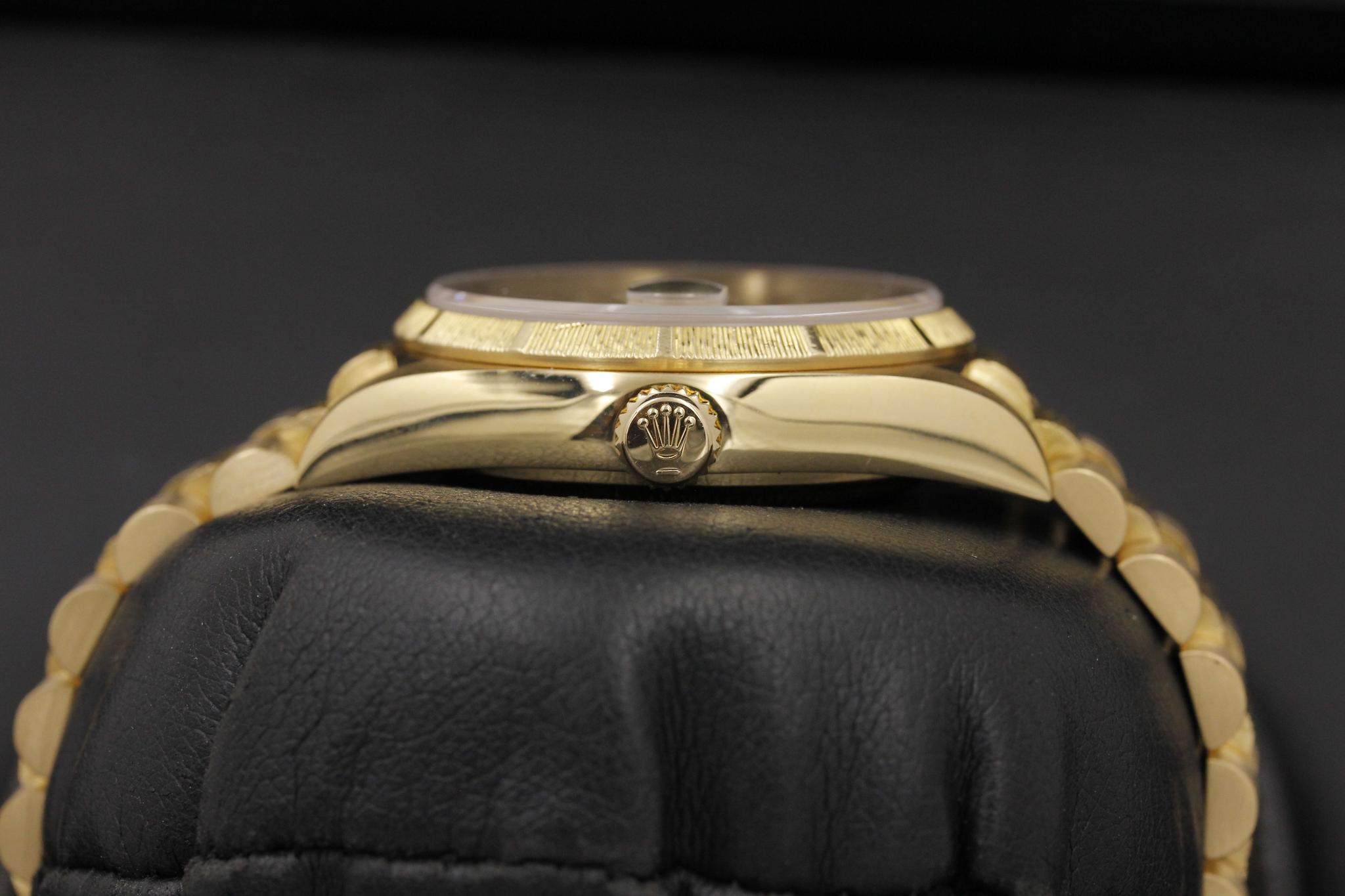 Watch Image 3