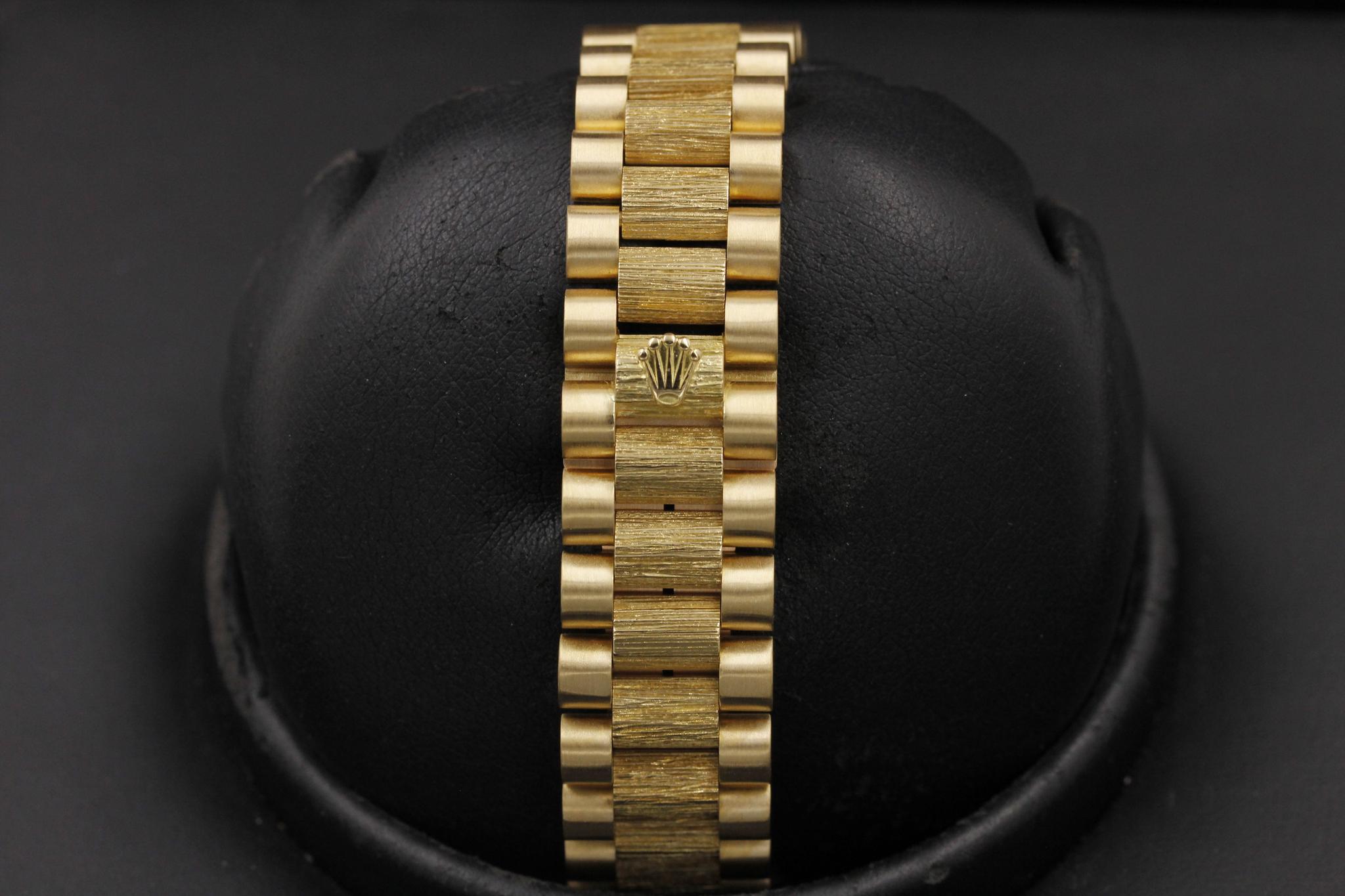 Watch Image 8