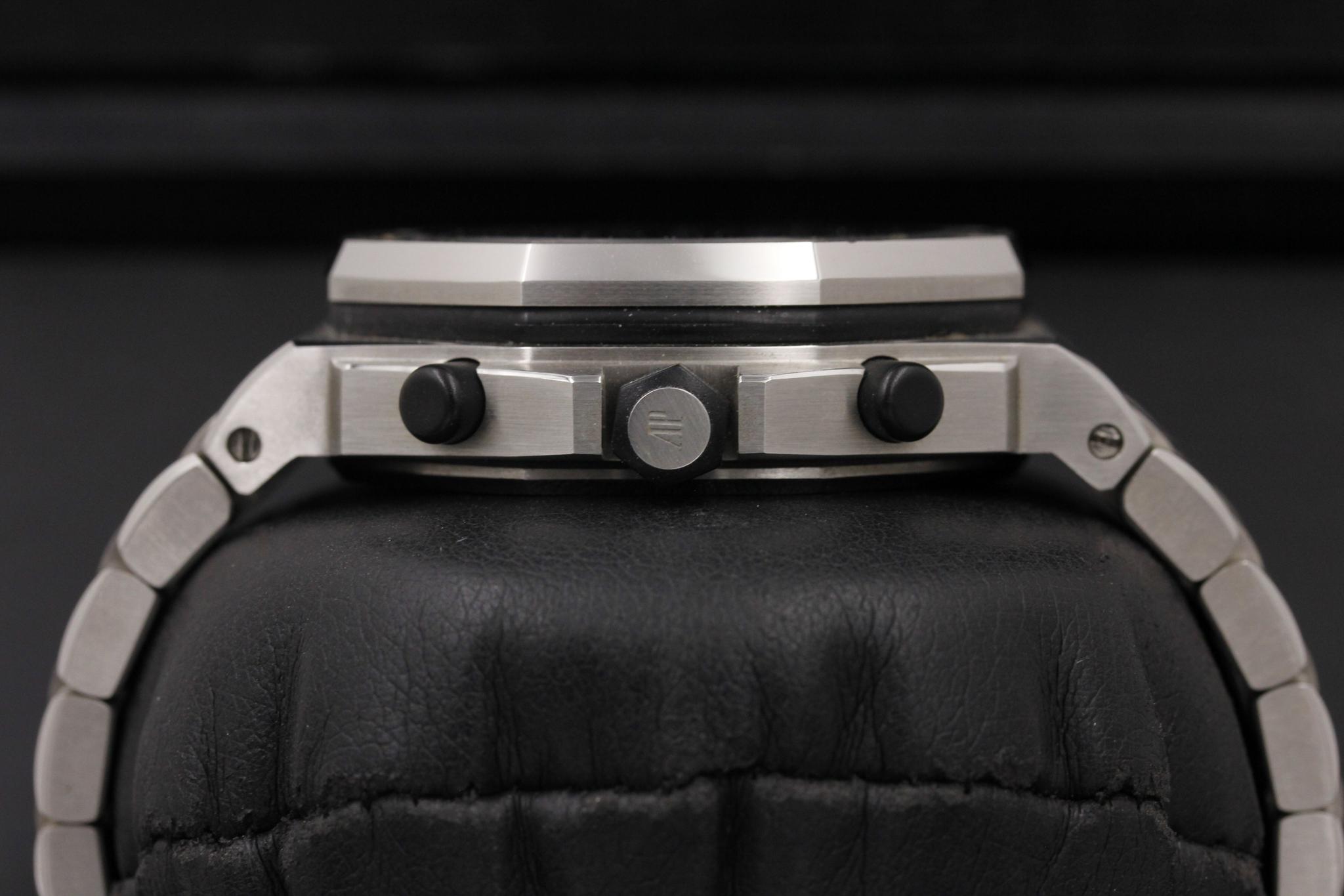 Watch Image 3