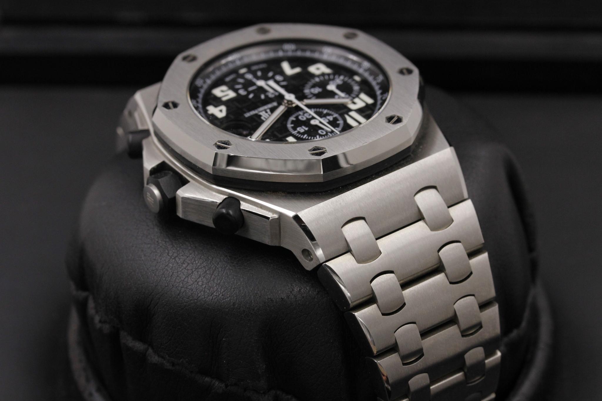Watch Image 4
