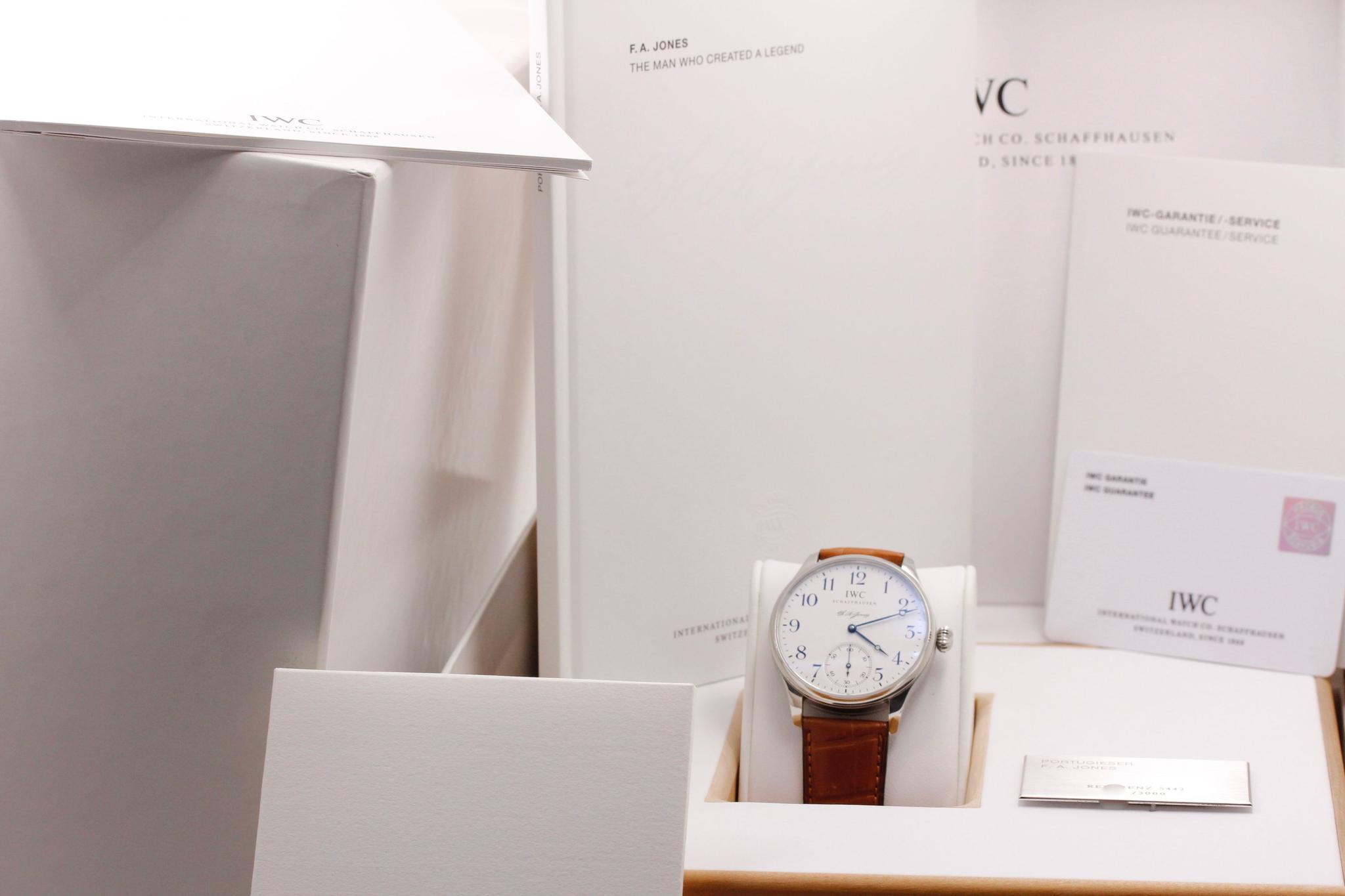 Watch Image 11