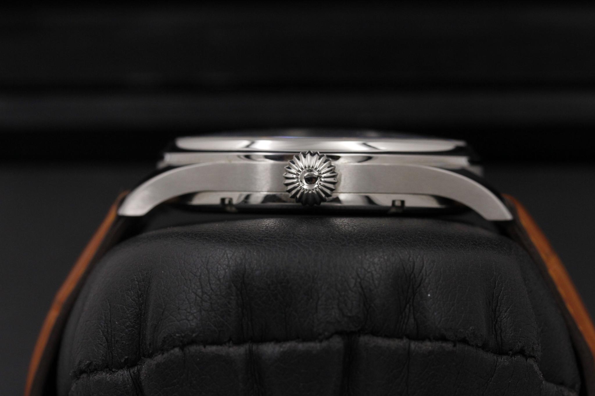 Watch Image 3