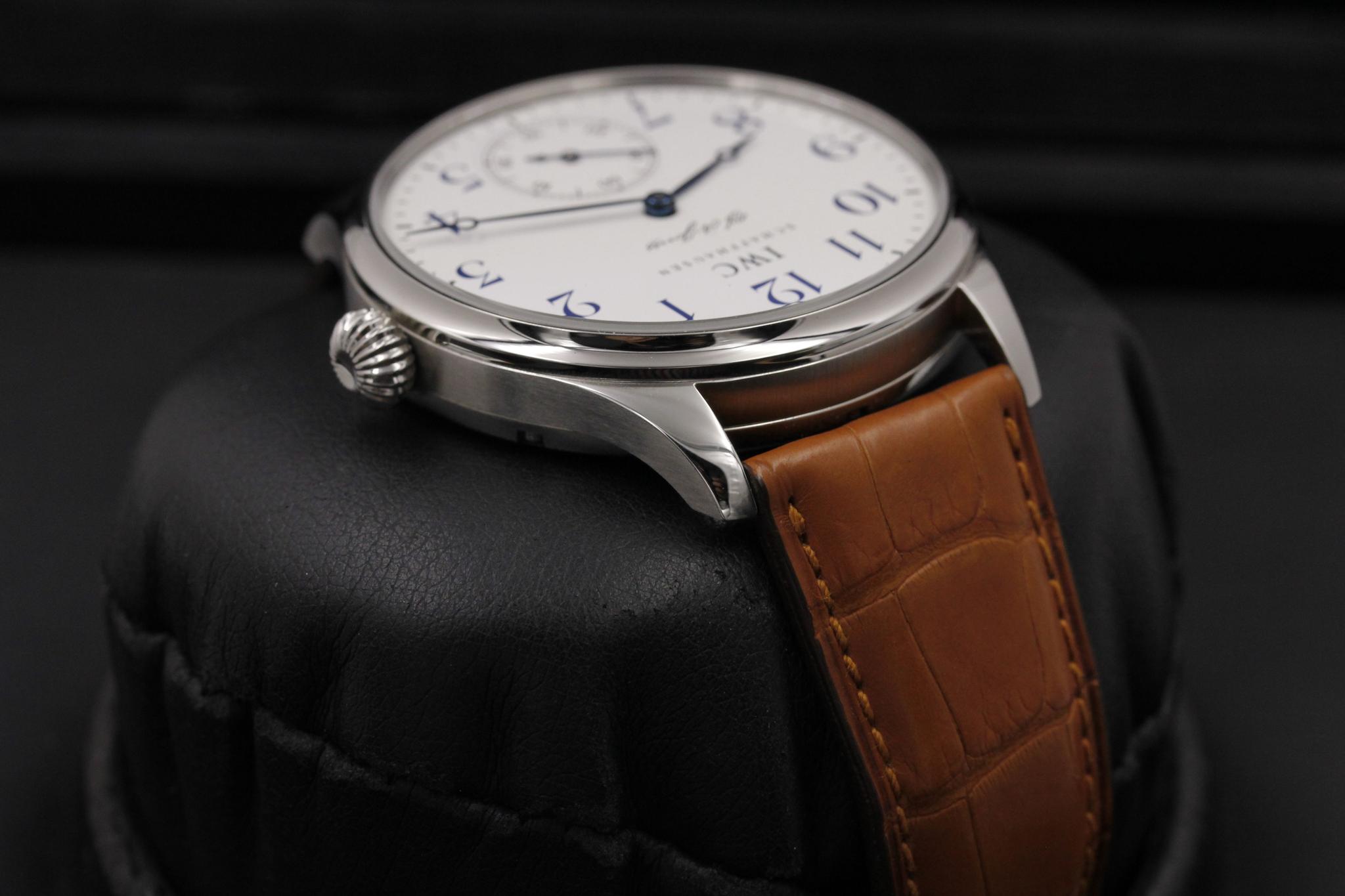 Watch Image 4