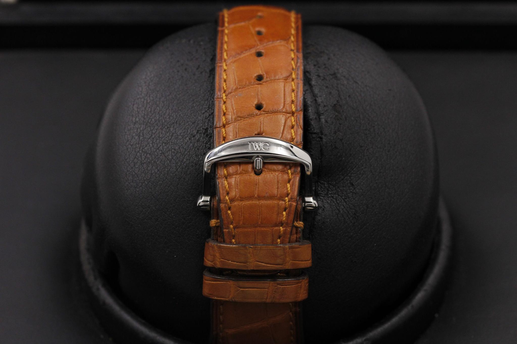 Watch Image 8
