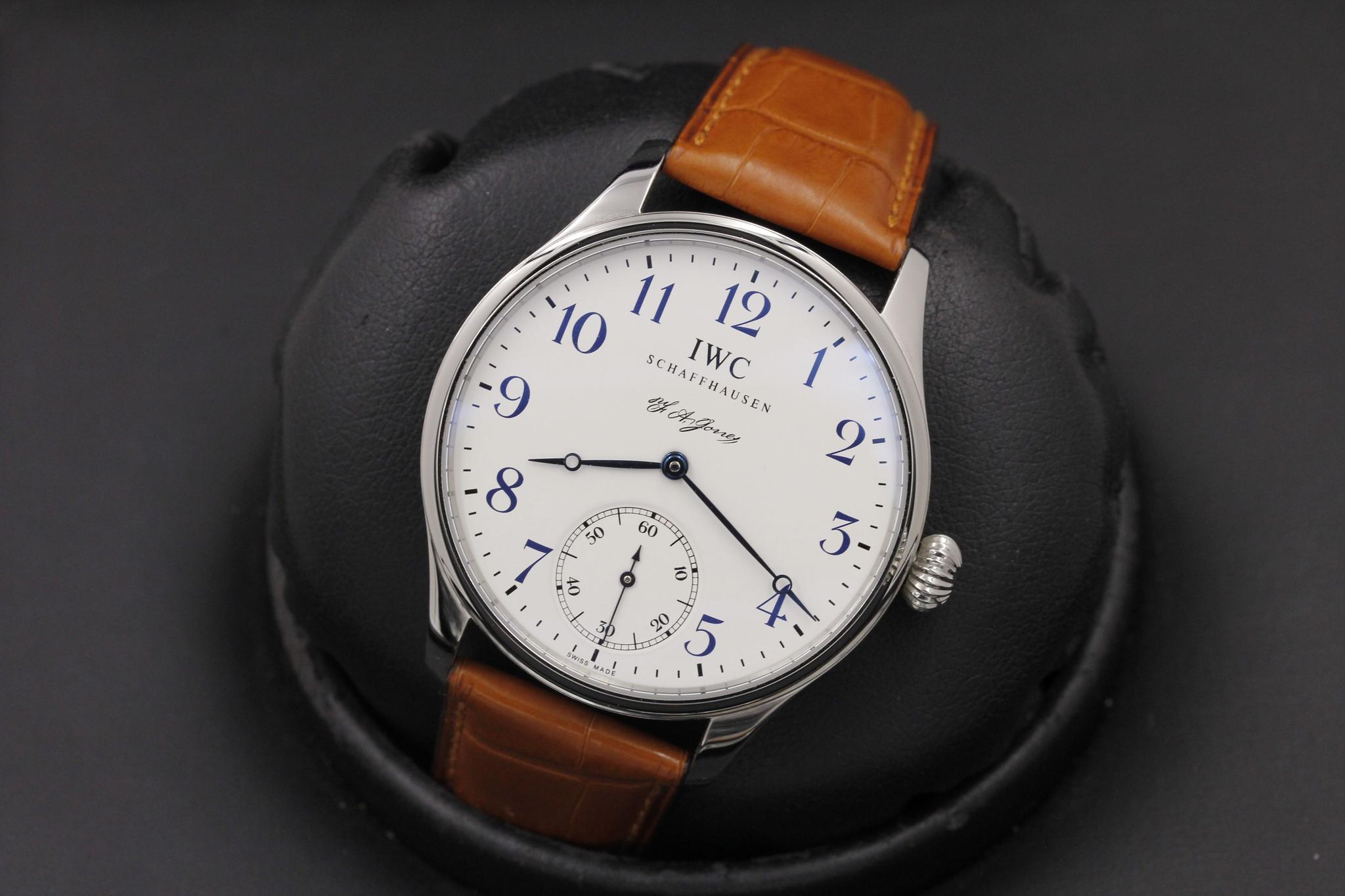 Watch Image 9