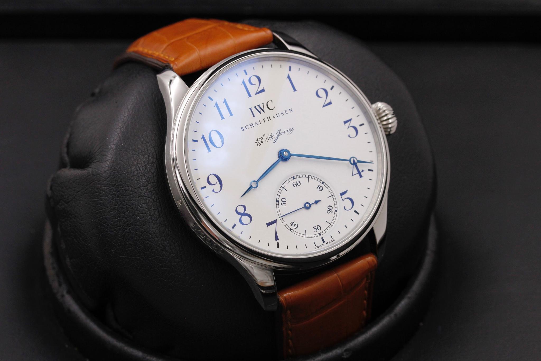 Watch Image 10