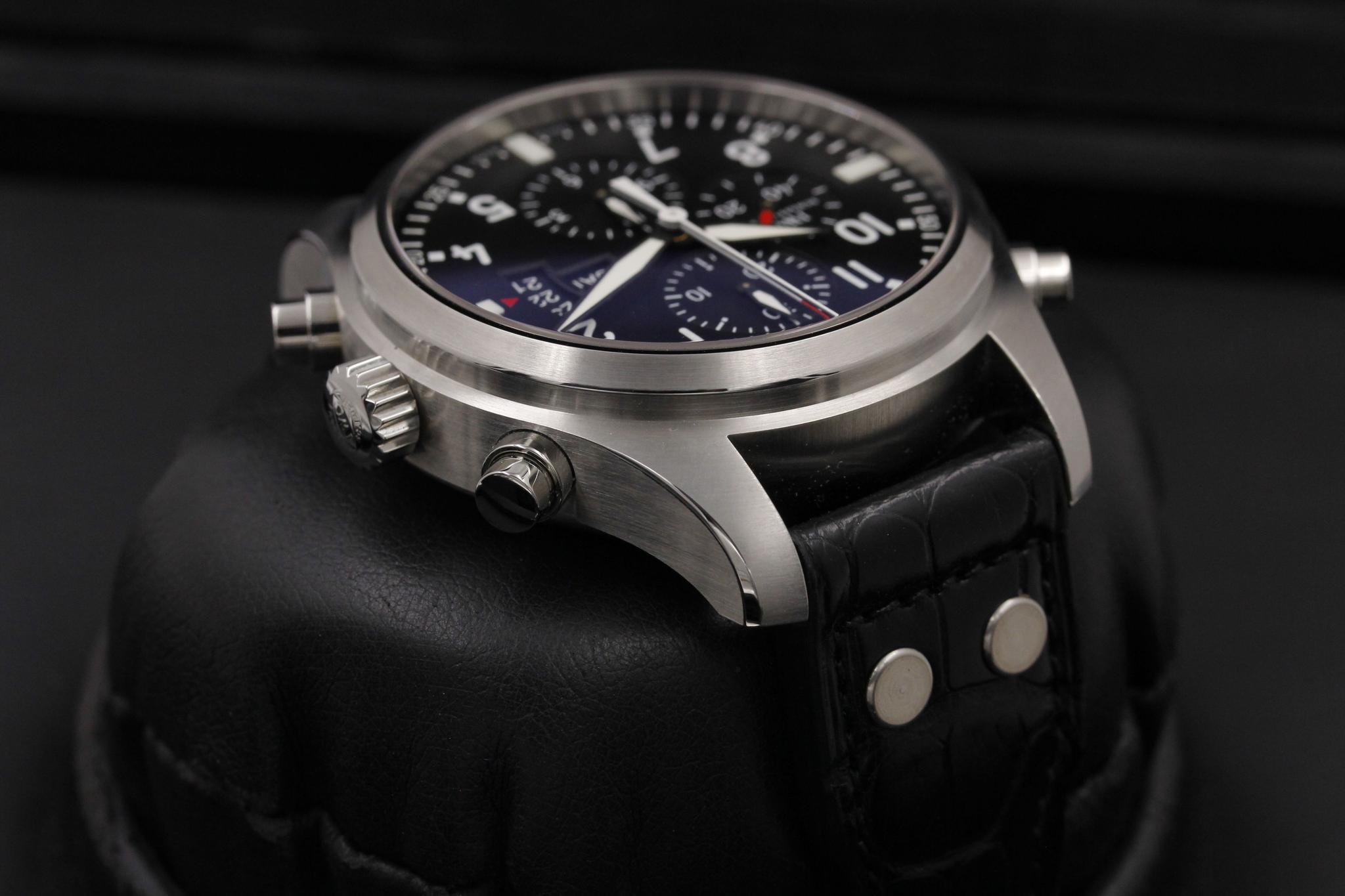 Watch Image 4