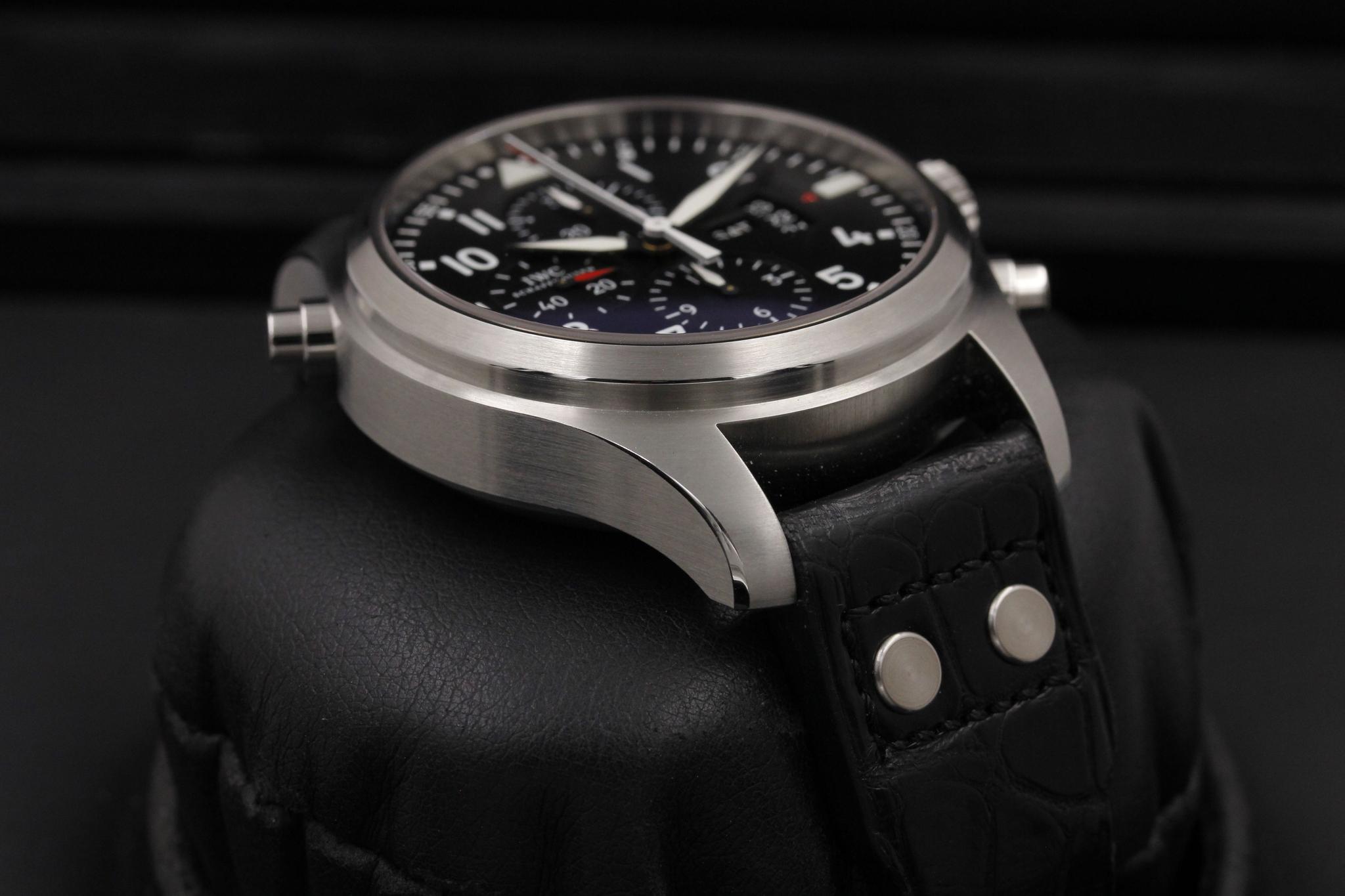 Watch Image 6