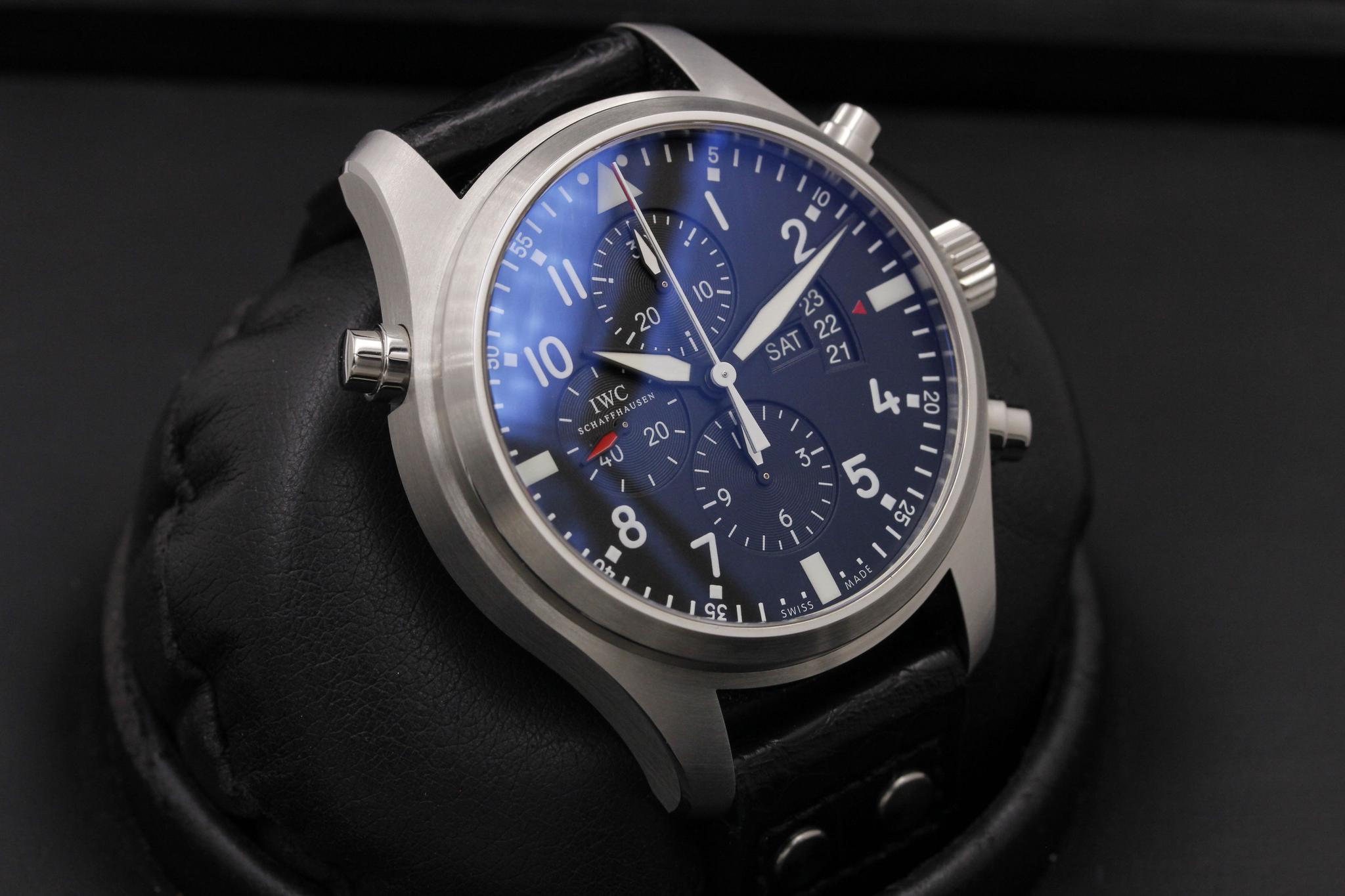 Watch Image 10